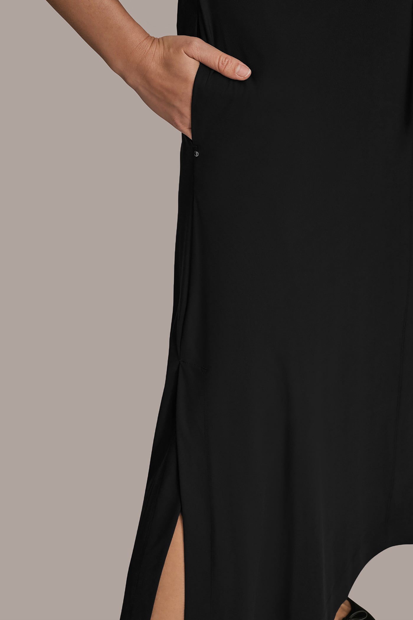 Black THE MODERN TRAVEL ELBOW-SLEEVE MIDI WRAP DRESS Donna Karan