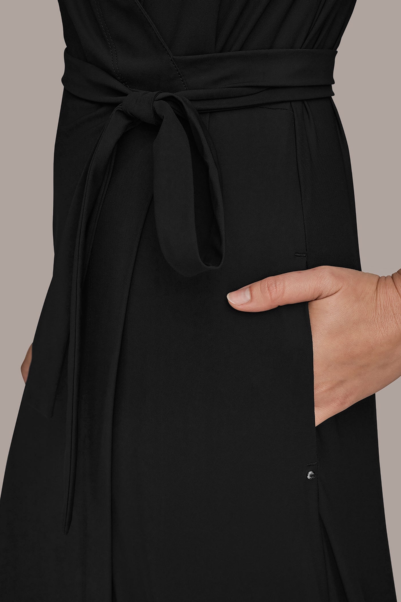 Black THE MODERN TRAVEL ELBOW-SLEEVE MIDI WRAP DRESS Donna Karan