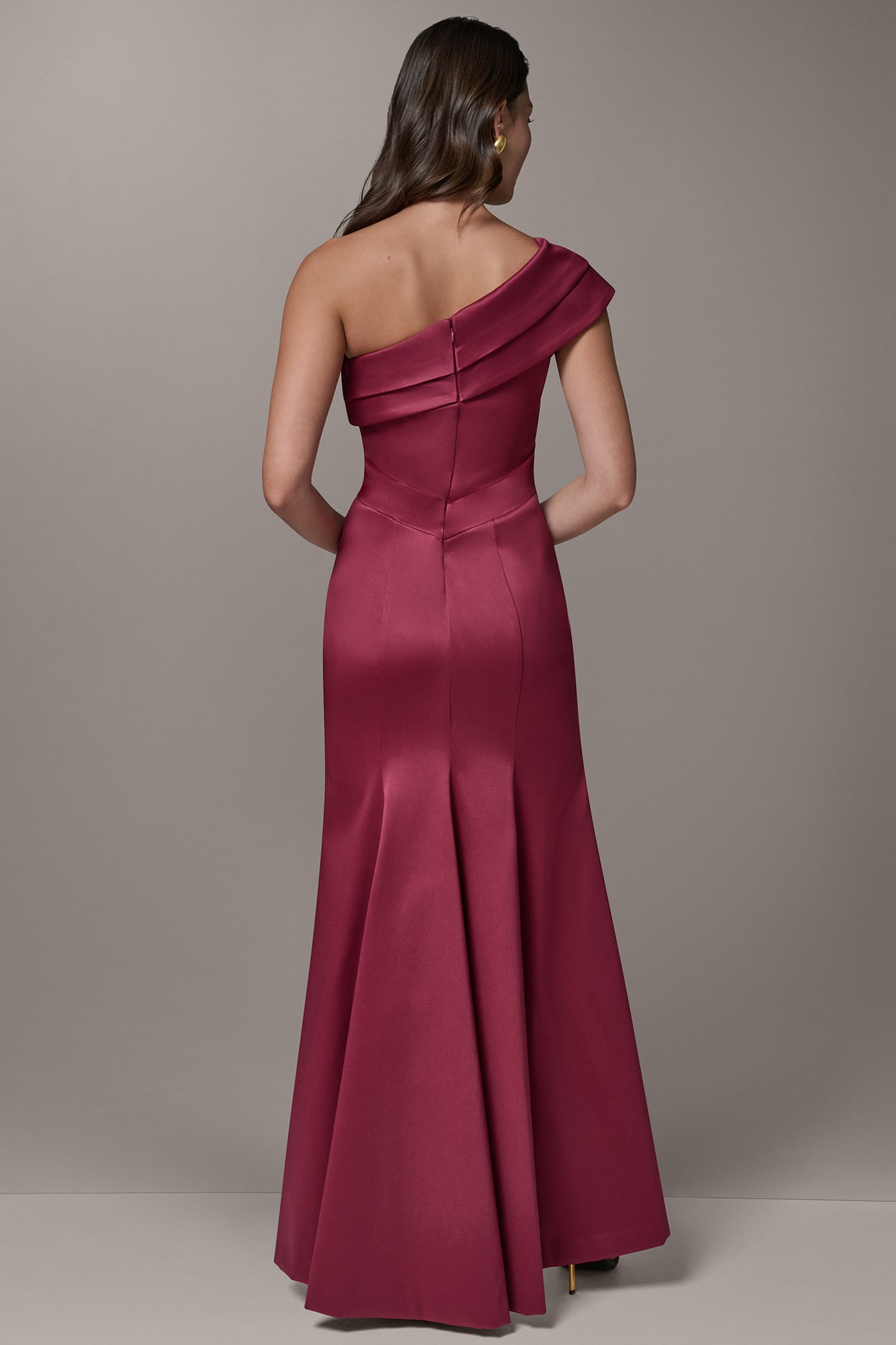 Sangria ONE-SHOULDER GOWN Donna Karan
