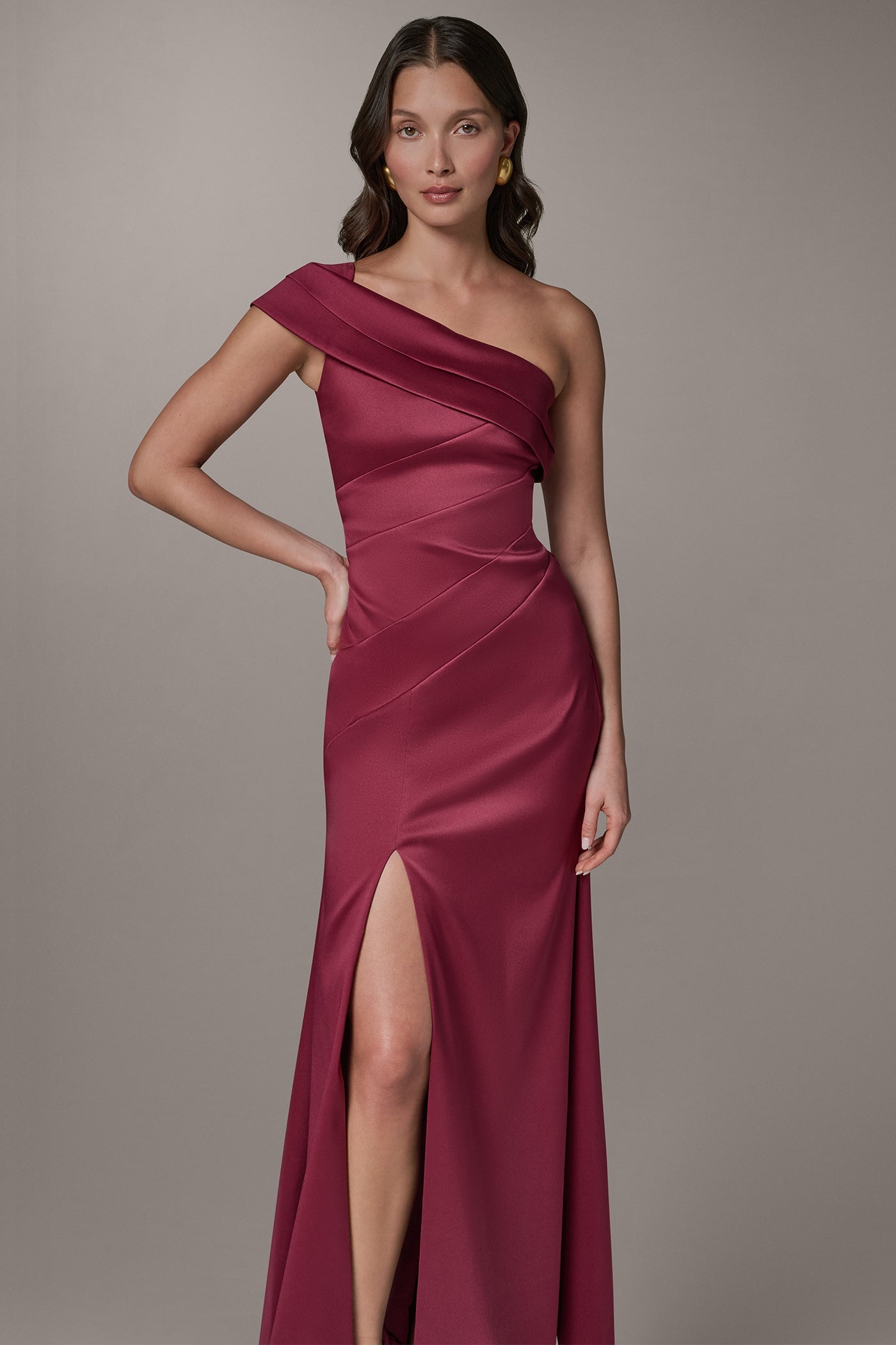 Sangria ONE-SHOULDER GOWN Donna Karan