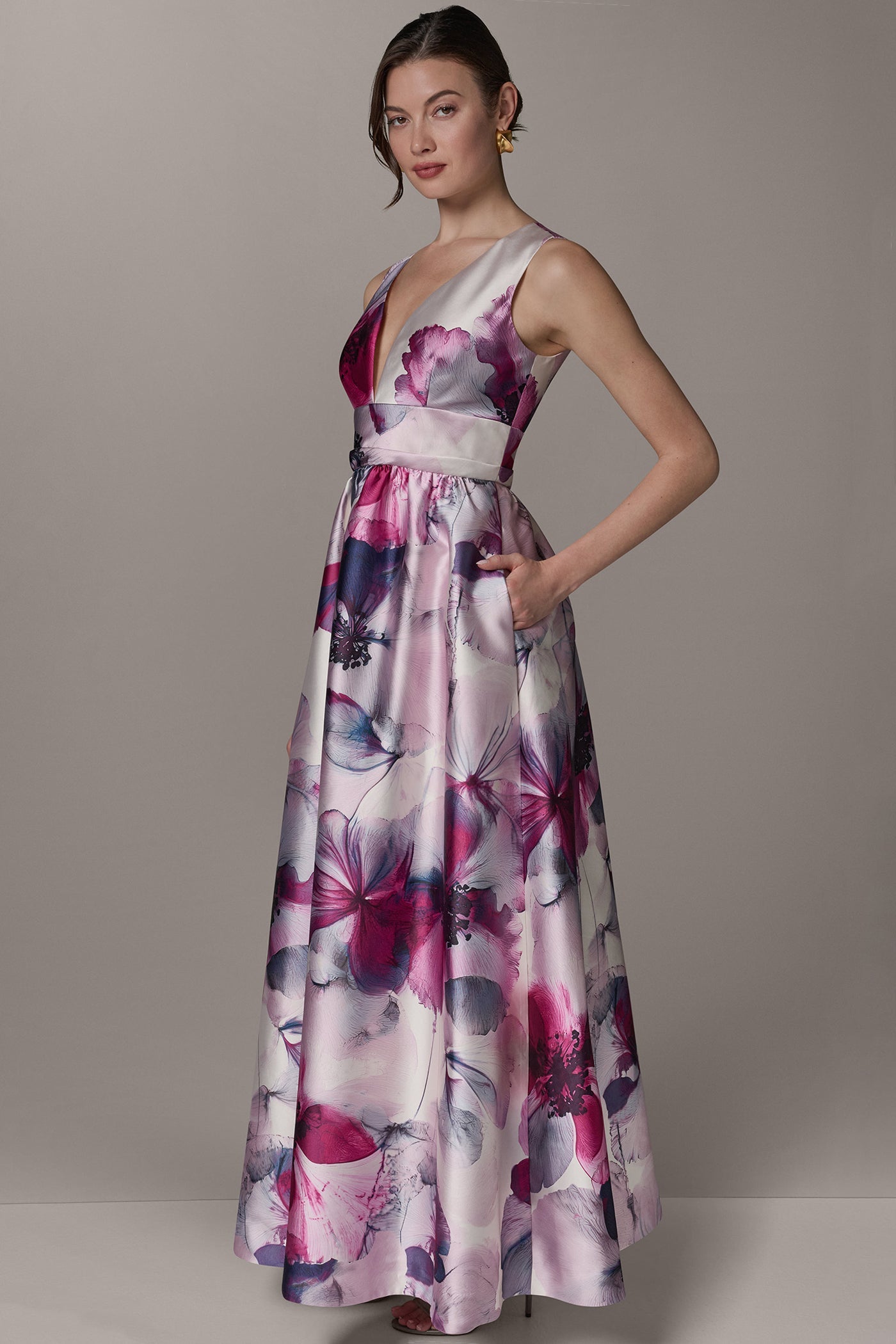 Sangria Multi SLEEVELESS FIT AND FLARE GOWN Donna Karan