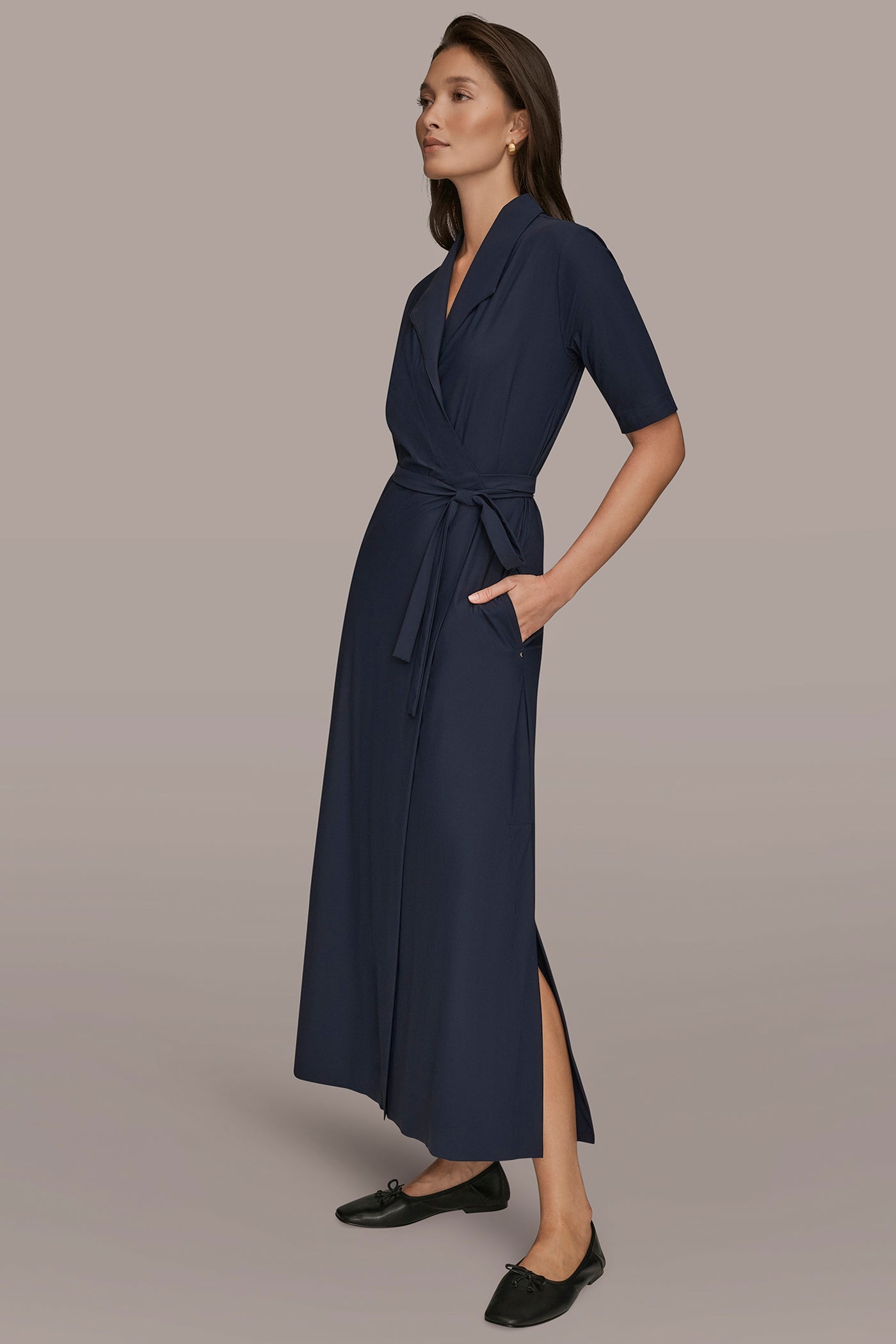 NIGHTFALL THE MODERN TRAVEL ELBOW-SLEEVE MIDI WRAP DRESS Donna Karan