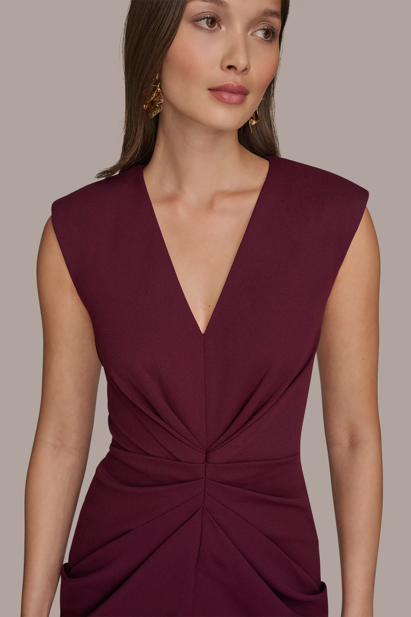 BERRY SLEEVELESS SPLIT-FRONT MIDI SHEATH DRESS Donna Karan