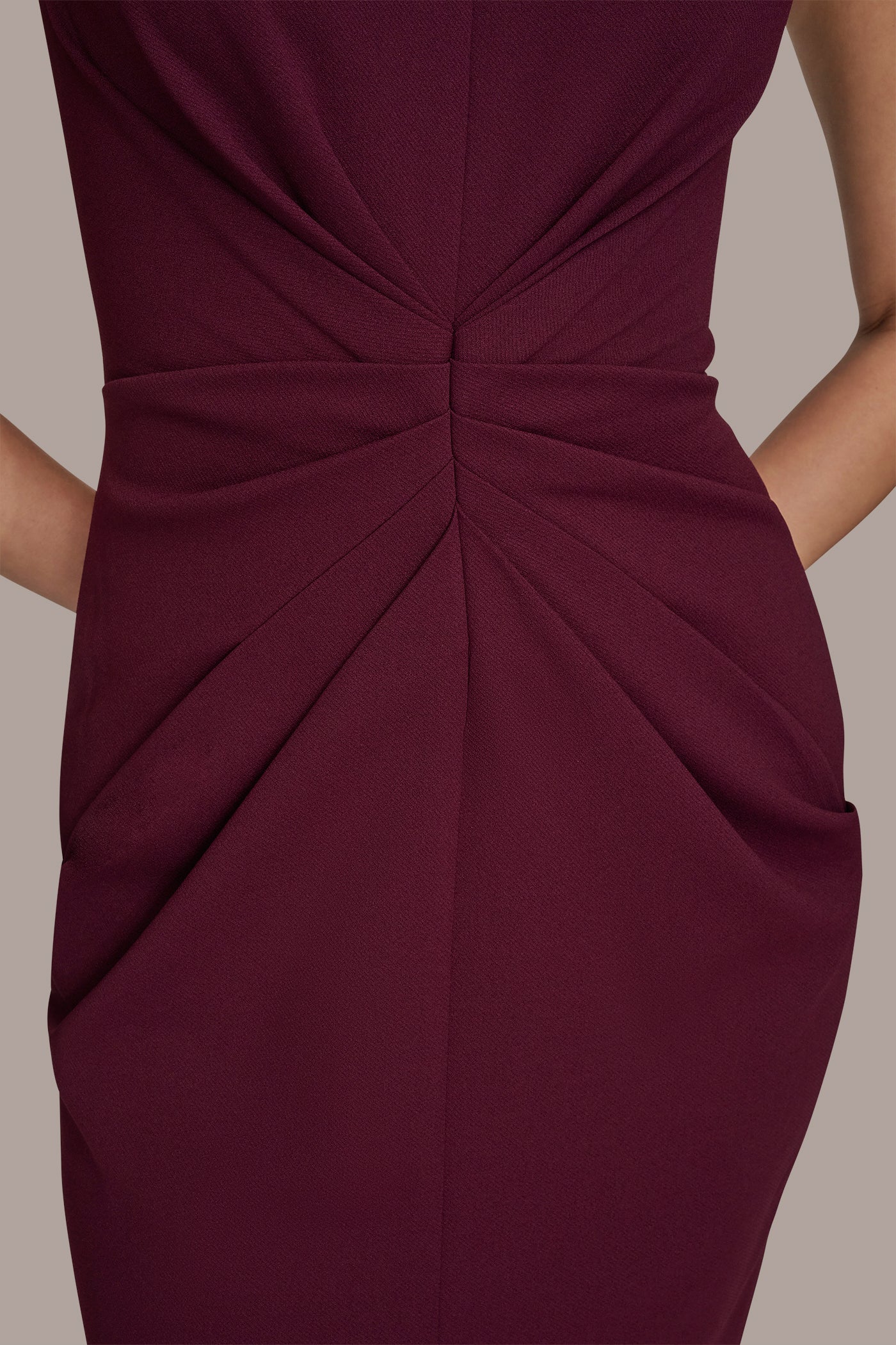 BERRY SLEEVELESS SPLIT-FRONT MIDI SHEATH DRESS Donna Karan