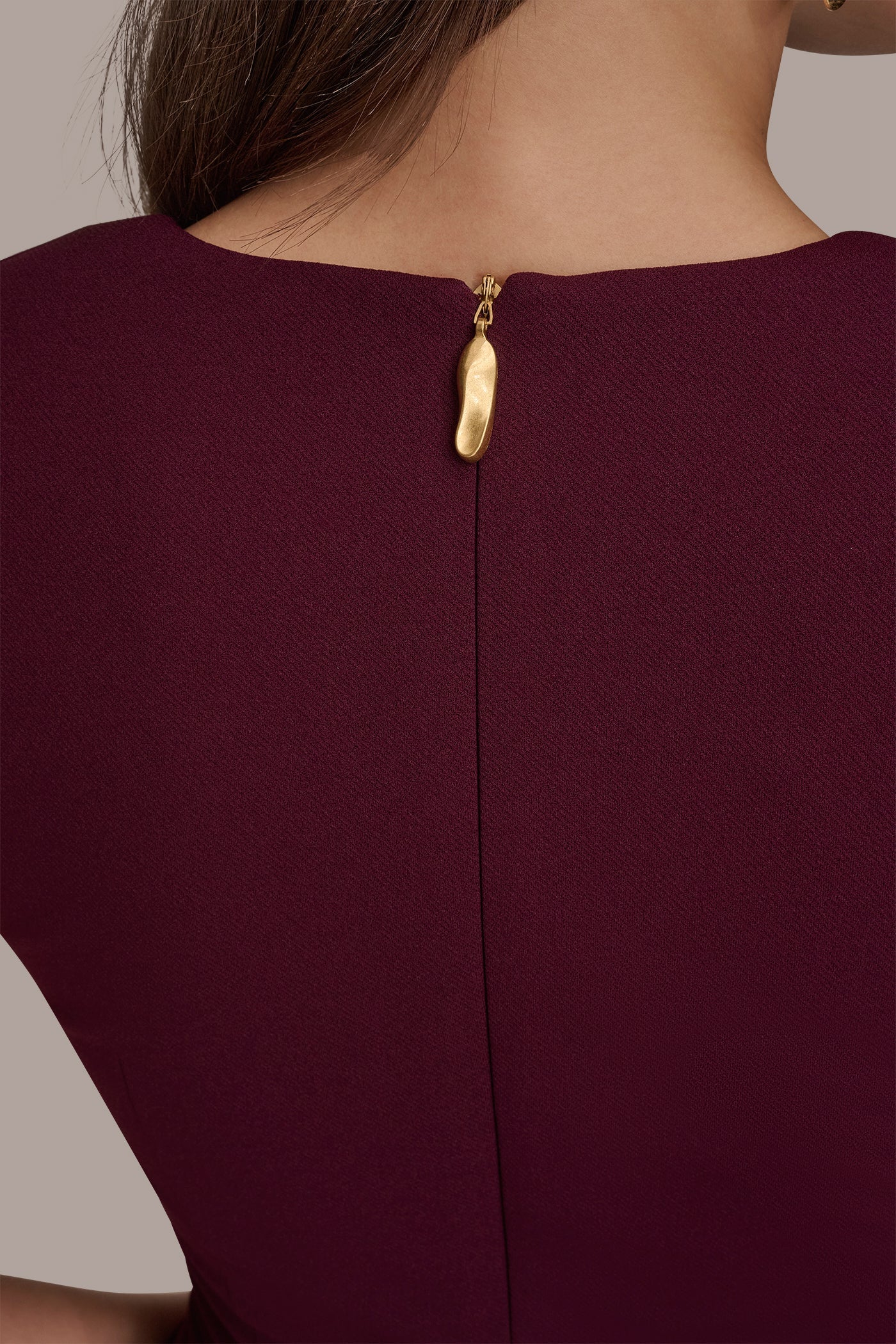 BERRY SLEEVELESS SPLIT-FRONT MIDI SHEATH DRESS Donna Karan