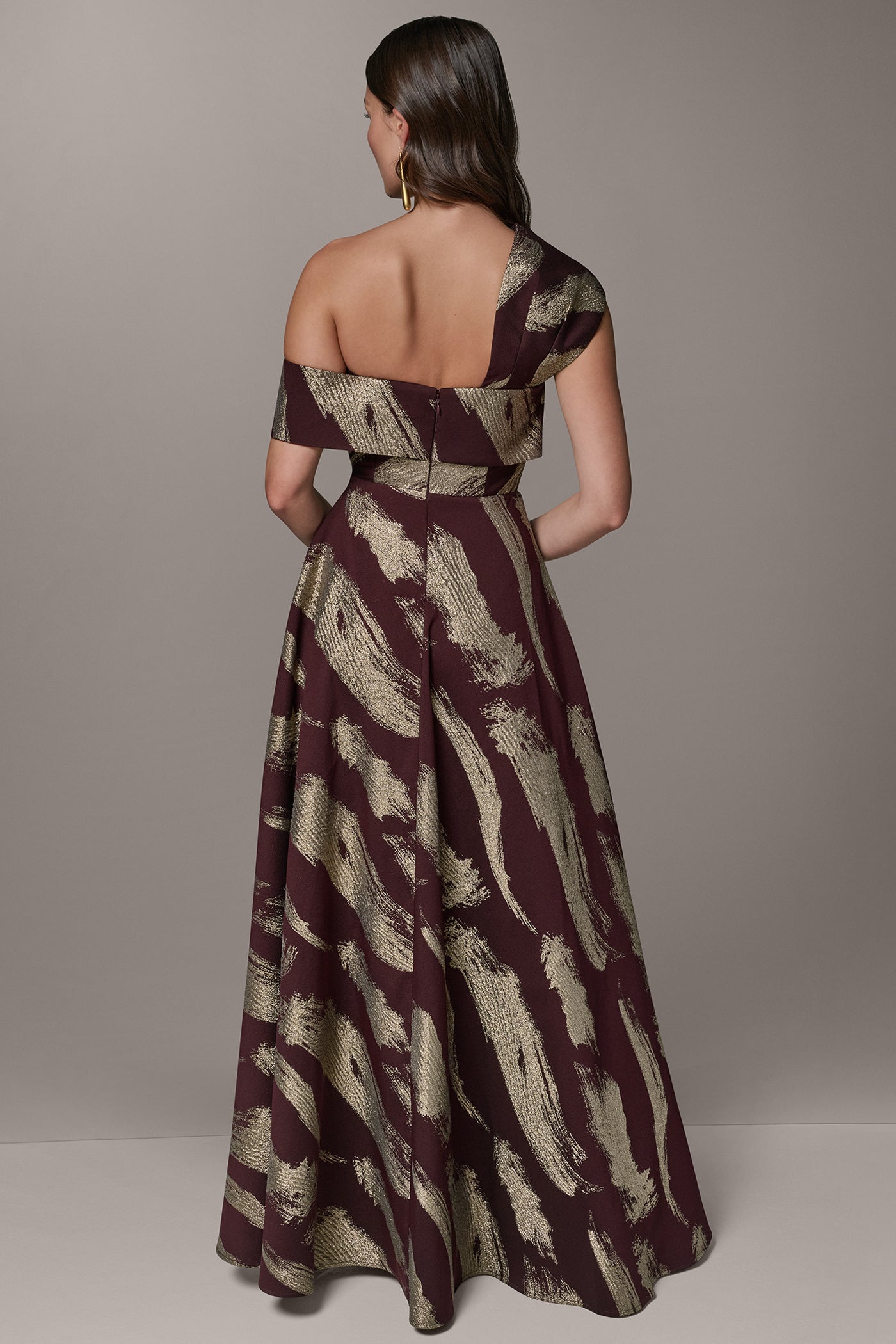 Prune/Pale Gold ONE SHOULDER METALLIC BRUSHTROKE GOWN Donna Karan