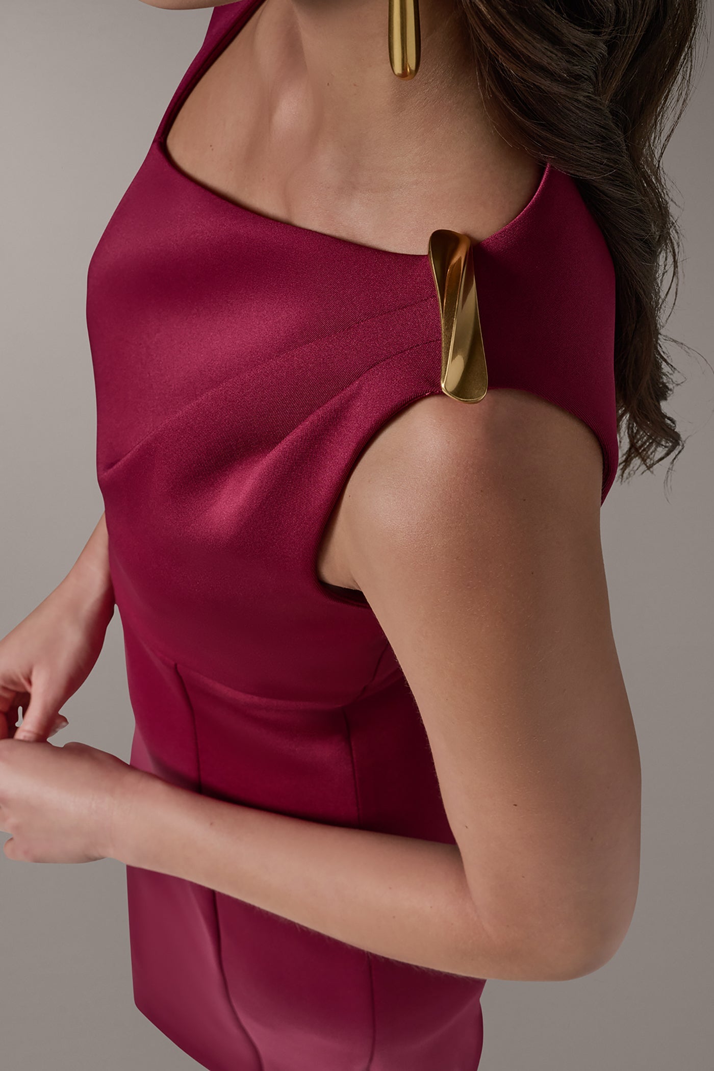 Sangria SLEEVELESS ASYMMETRICAL SHEATH DRESS Donna Karan