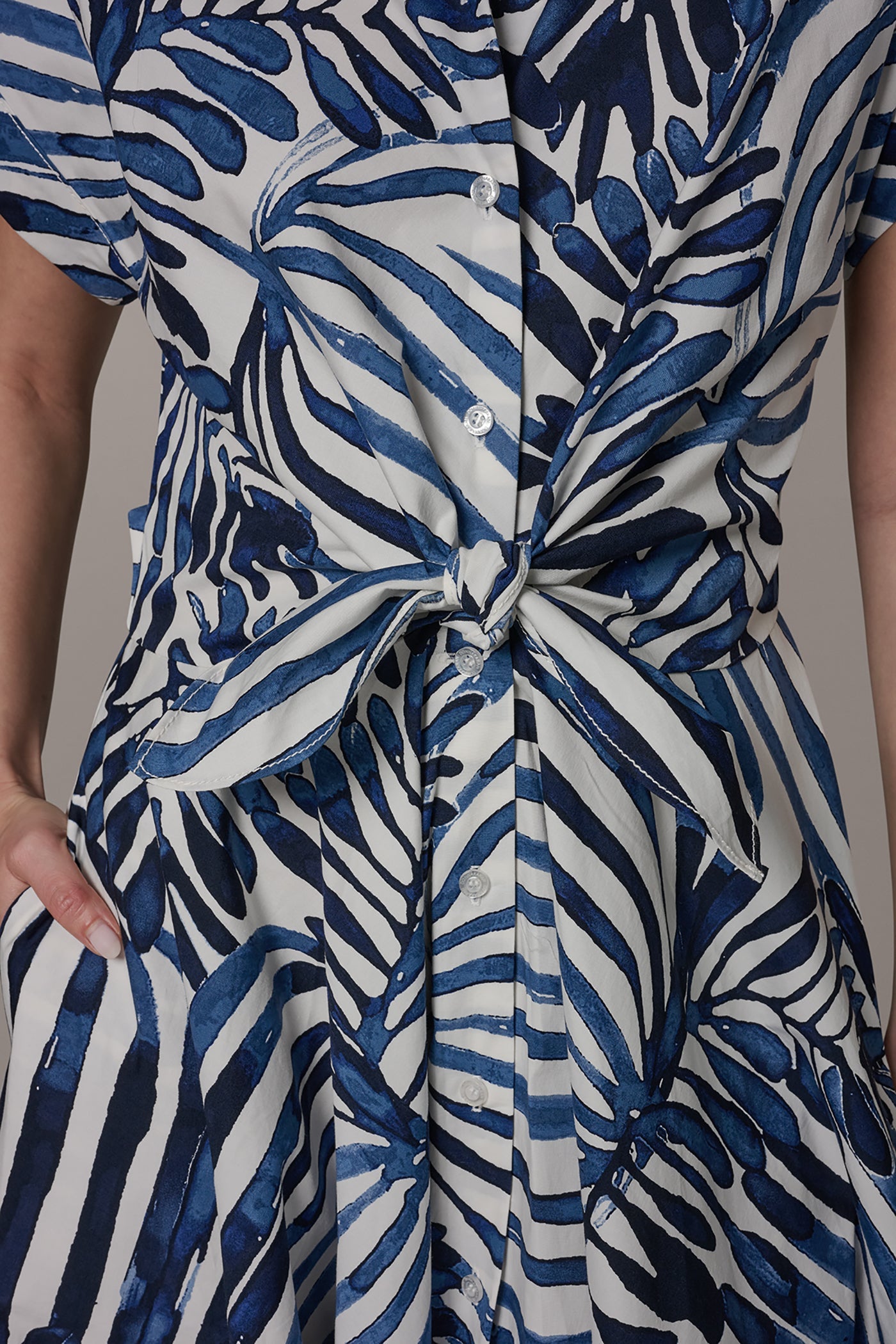 Nightfall Combo Palm SHORT SLEEVE TIE FRONT MAXI SHIRT DRESS Donna Karan