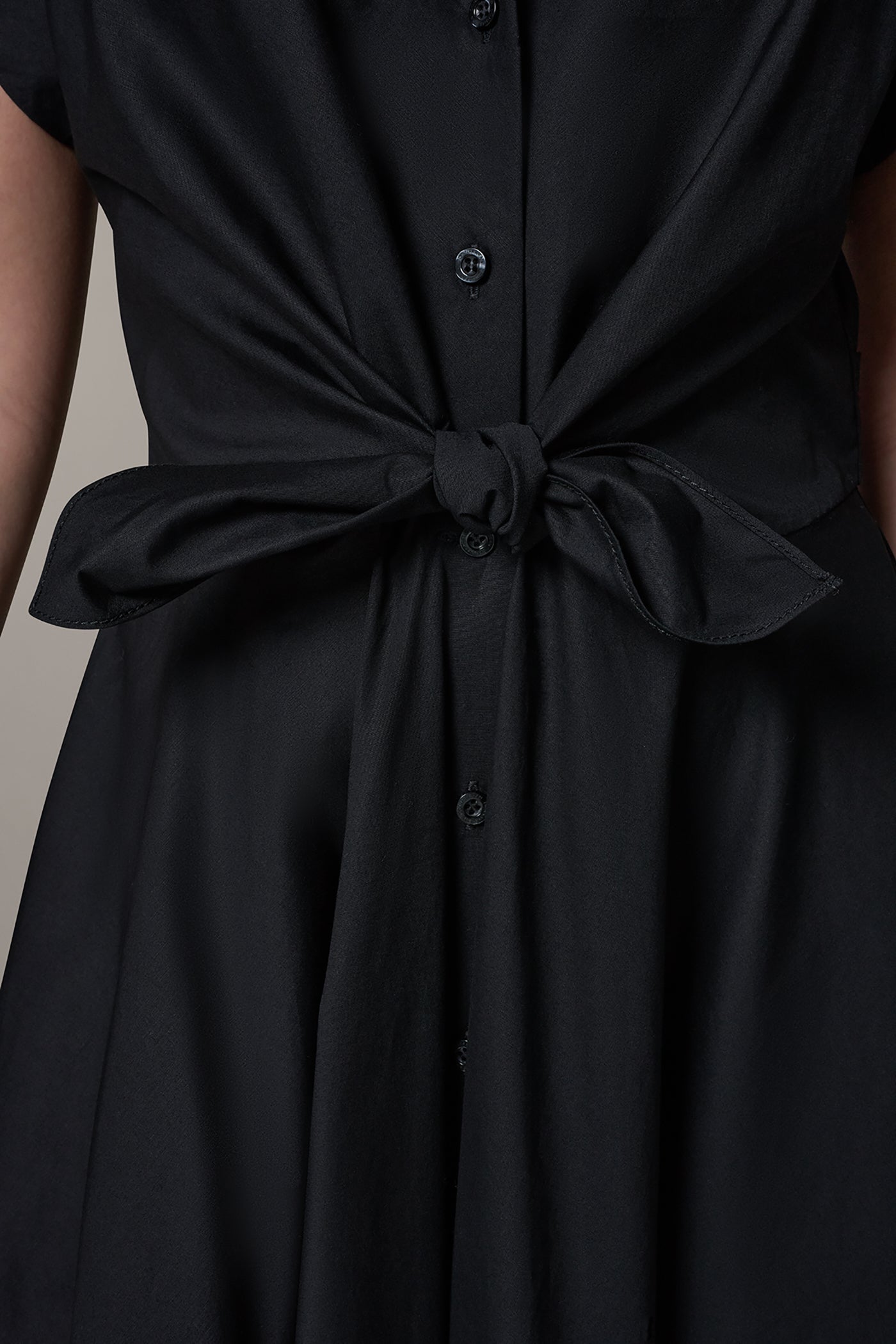 Black SHORT SLEEVE TIE FRONT MAXI SHIRT DRESS Donna Karan