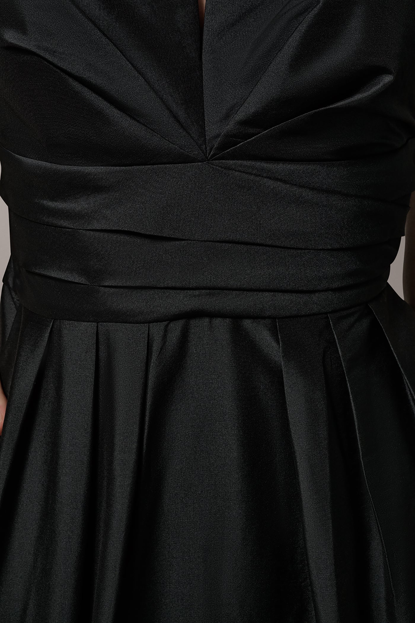 Black SLEEVELESS V-NECK TAFFETA MIDI COCKTAIL DRESS Donna Karan