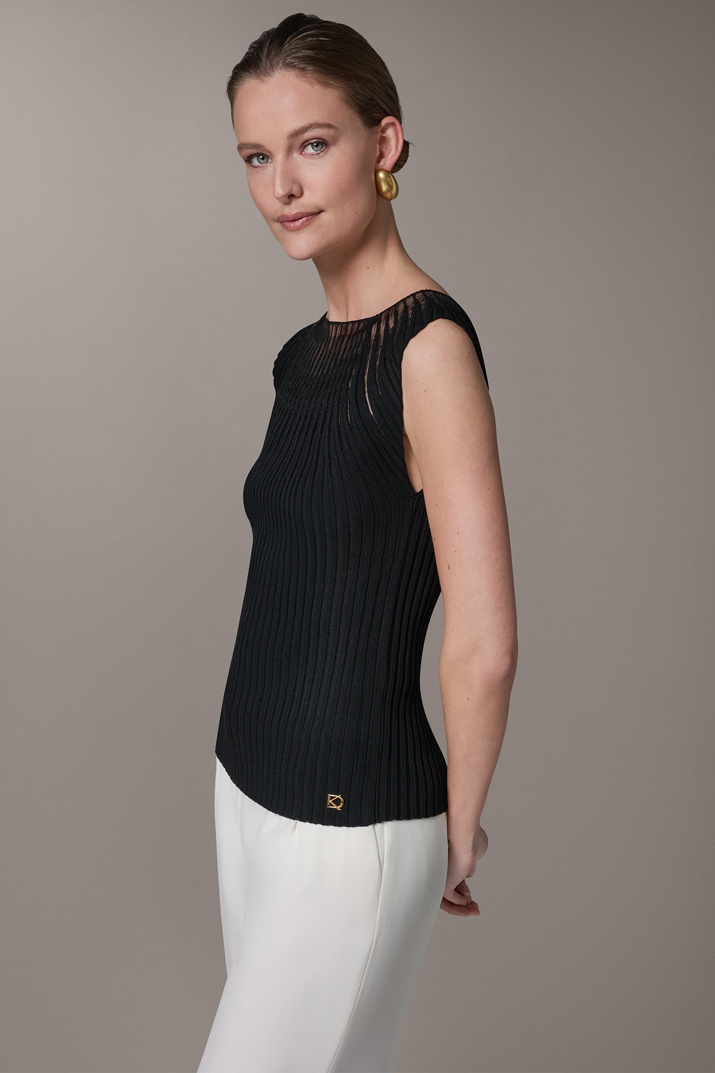 Black RIBBED SLEEVLESS SWEATER Donna Karan