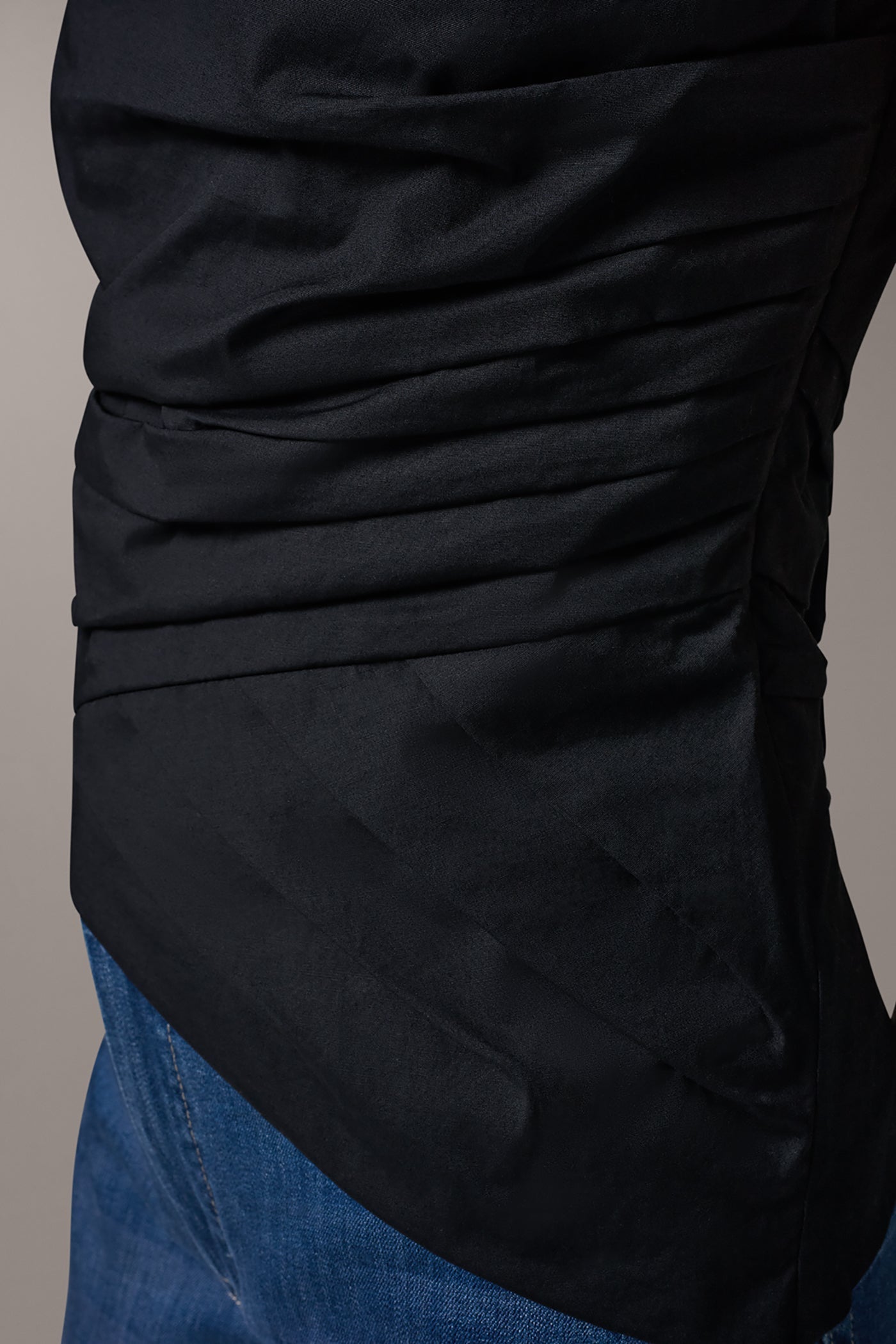 Black SLEEVELESS ASYMMETRIC BLOUSE Donna Karan