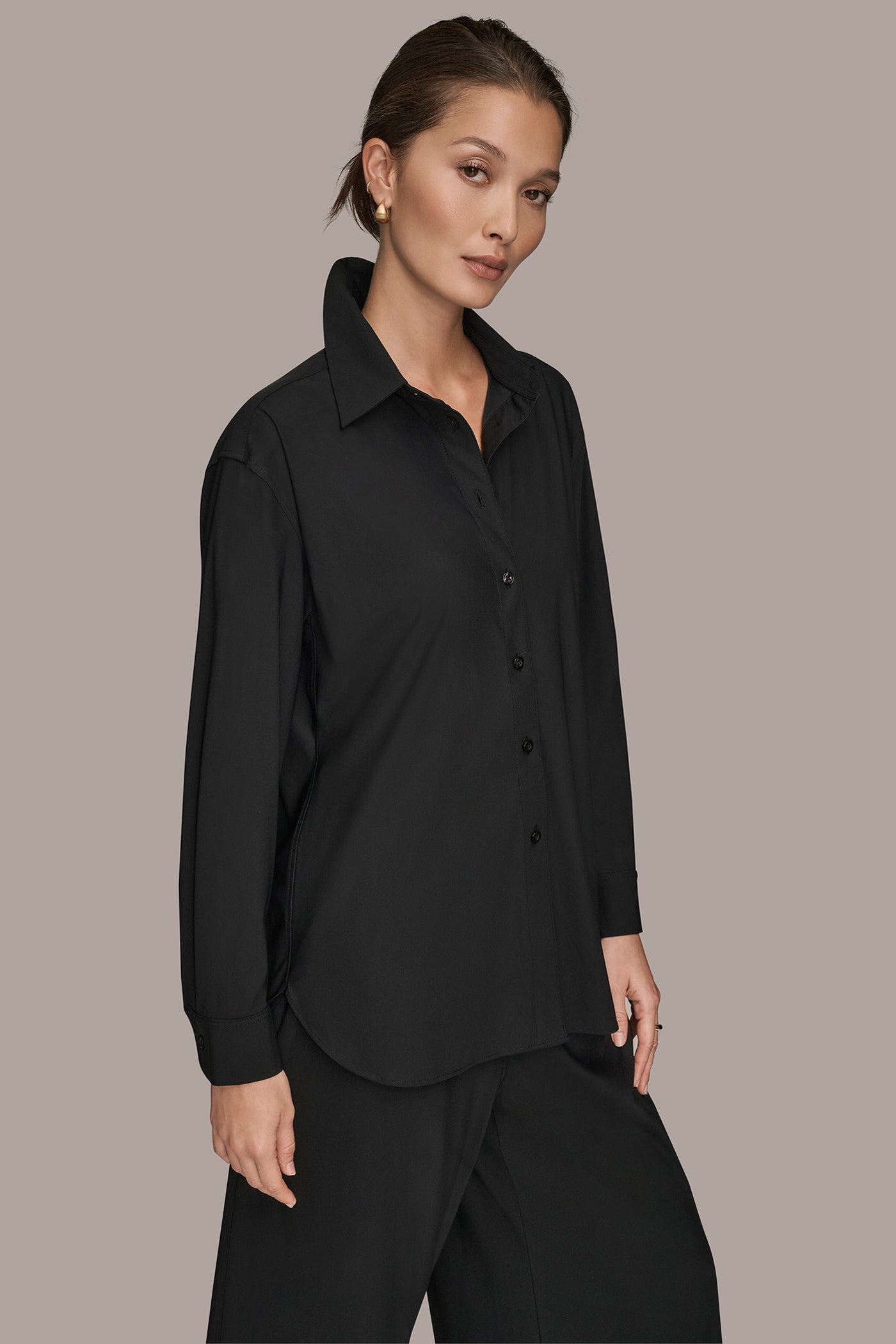 Black THE MODERN TRAVEL BUTTON-DOWN SHIRT Donna Karan