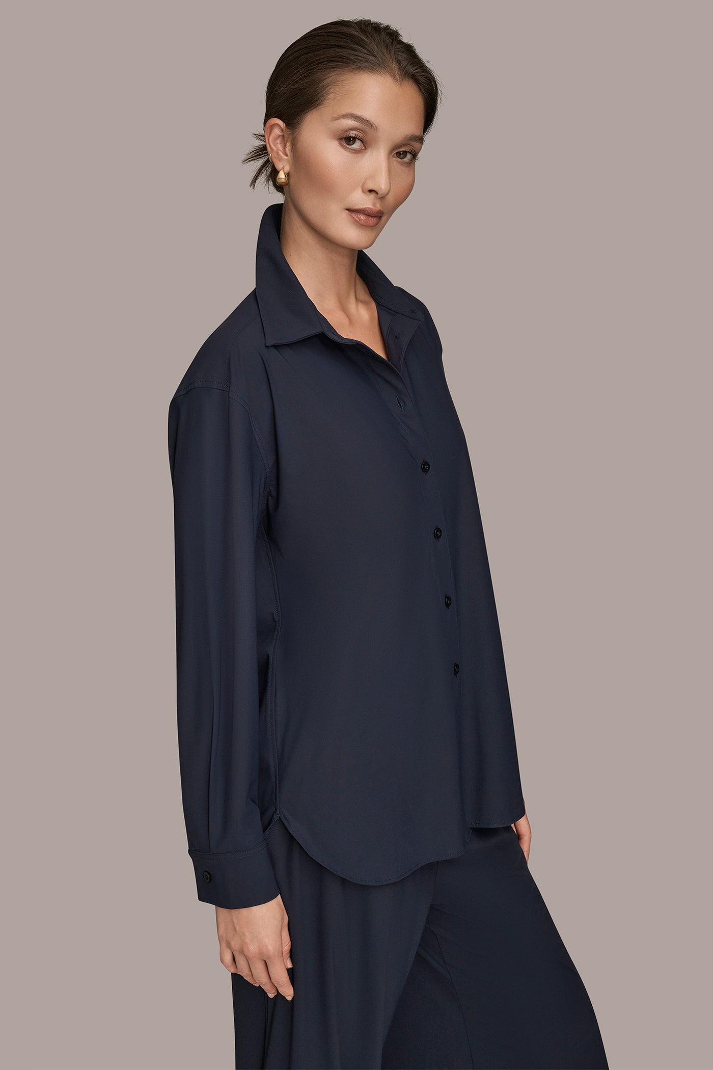 NIGHTFALL THE MODERN TRAVEL BUTTON-DOWN SHIRT Donna Karan