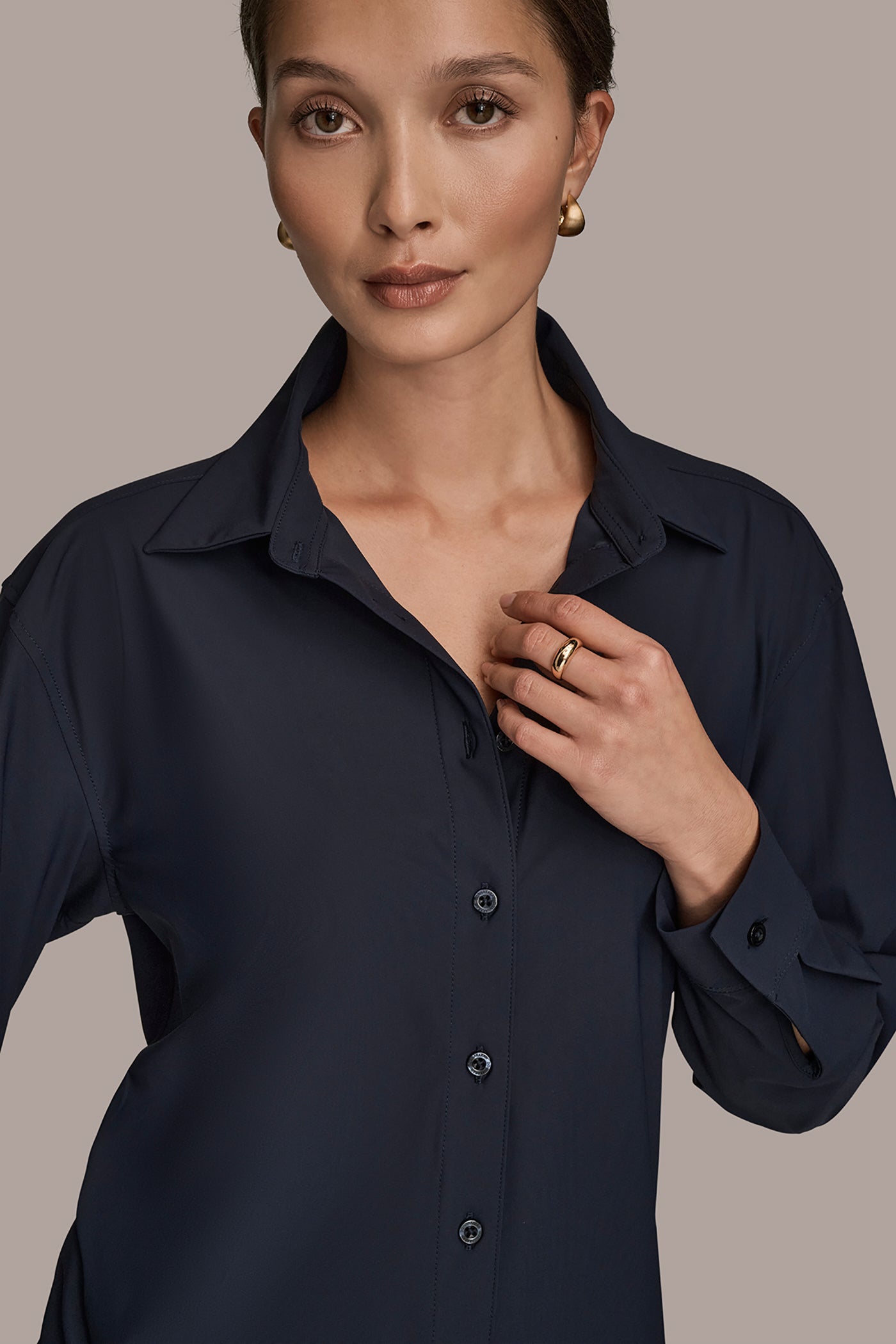 NIGHTFALL THE MODERN TRAVEL BUTTON-DOWN SHIRT Donna Karan