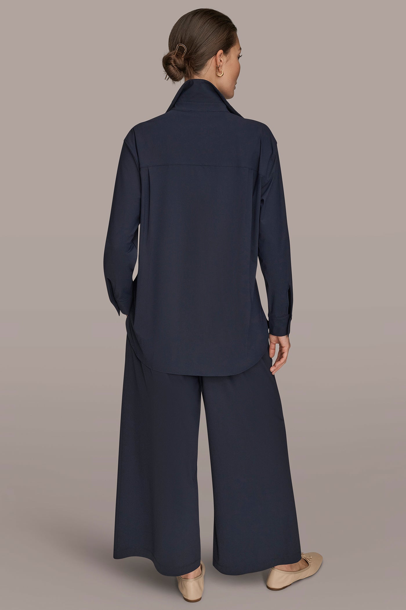 NIGHTFALL THE MODERN TRAVEL BUTTON-DOWN SHIRT Donna Karan
