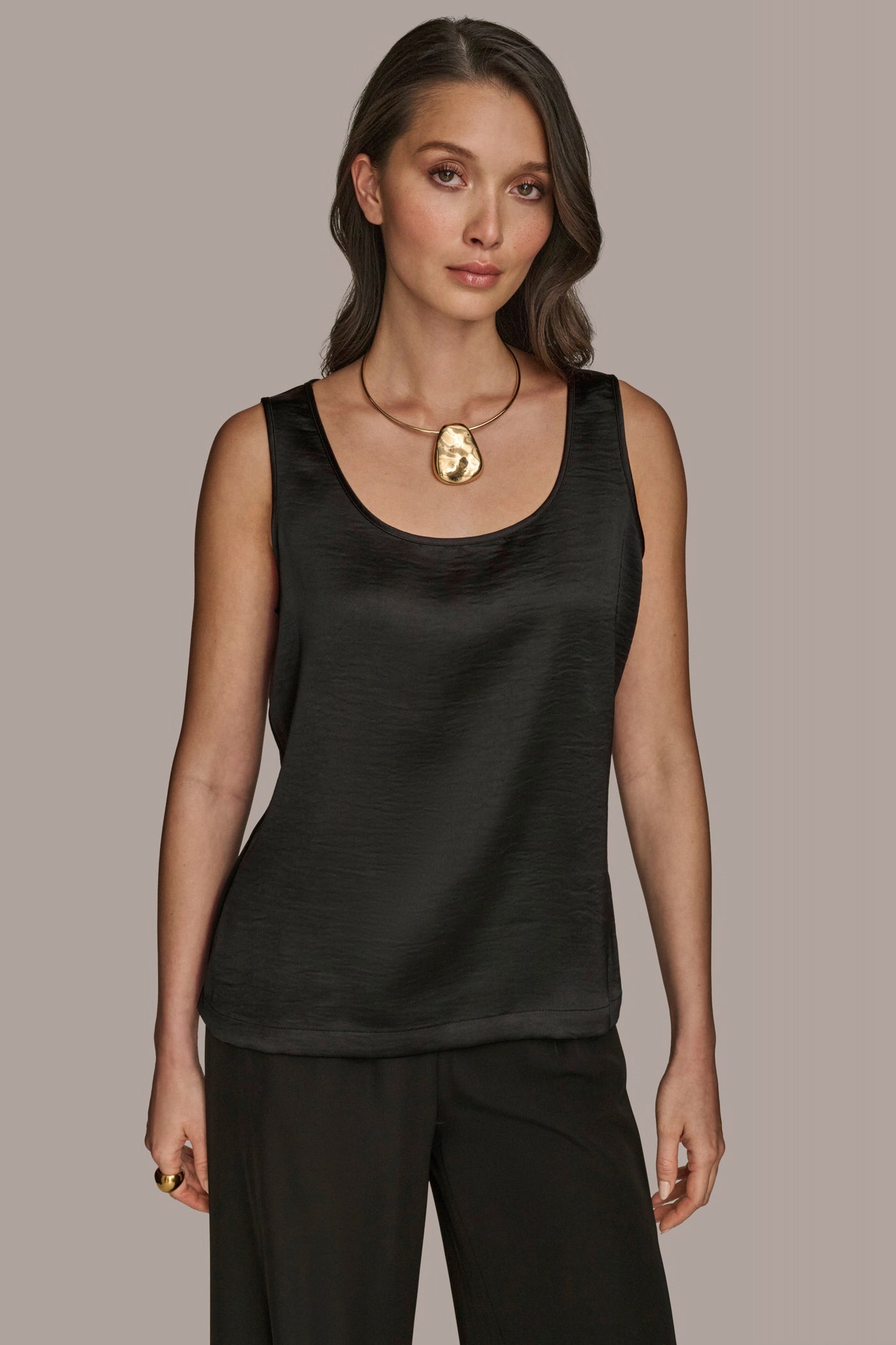 Black SCOOP NECK SHELL Donna Karan