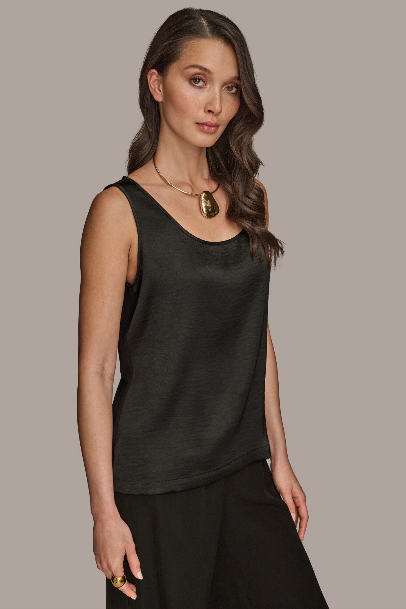 Black SCOOP NECK SHELL Donna Karan