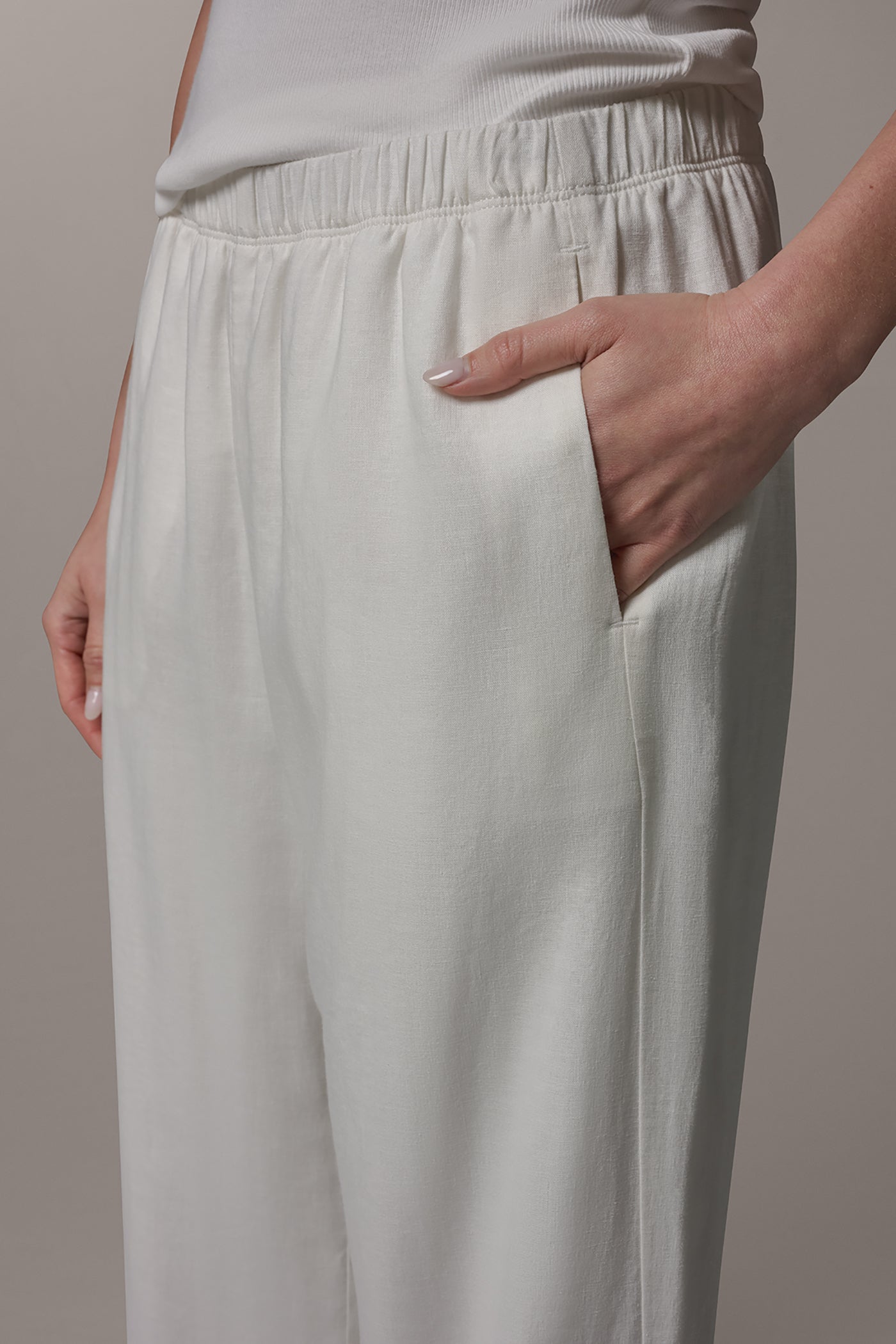 Cream MID-RISE STRAIGHT-LEG ANKLE PANT Donna Karan