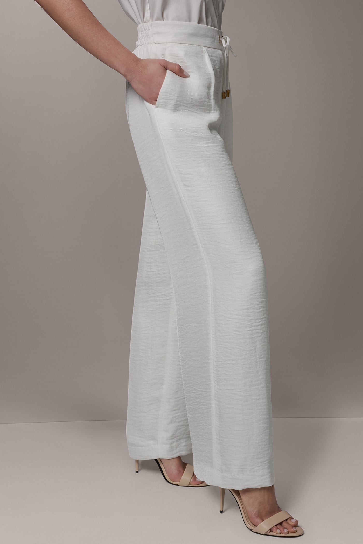 Cream EXTRA HIGH-RISE WIDE-LEG PULL-ON PANT Donna Karan