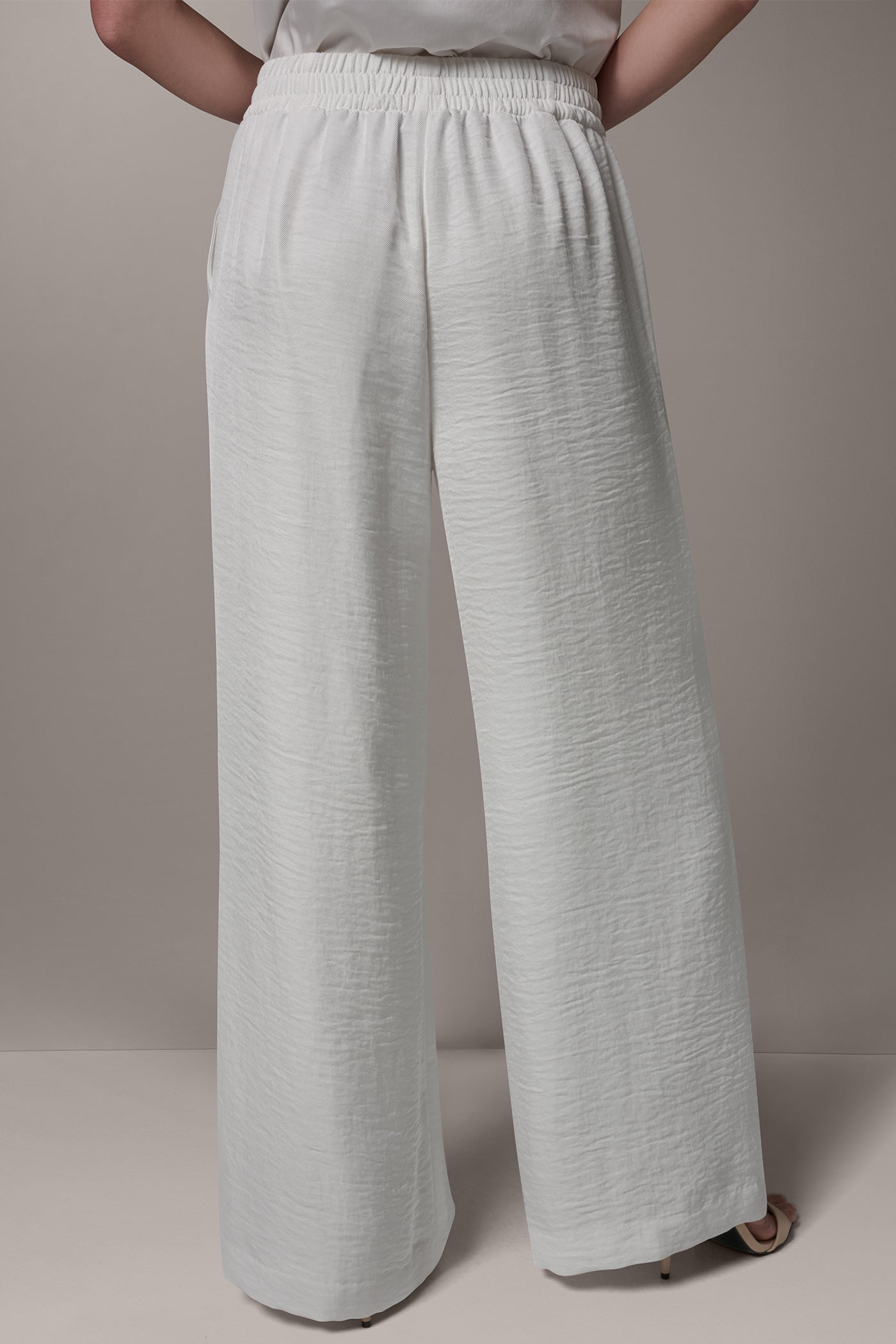Cream EXTRA HIGH-RISE WIDE-LEG PULL-ON PANT Donna Karan