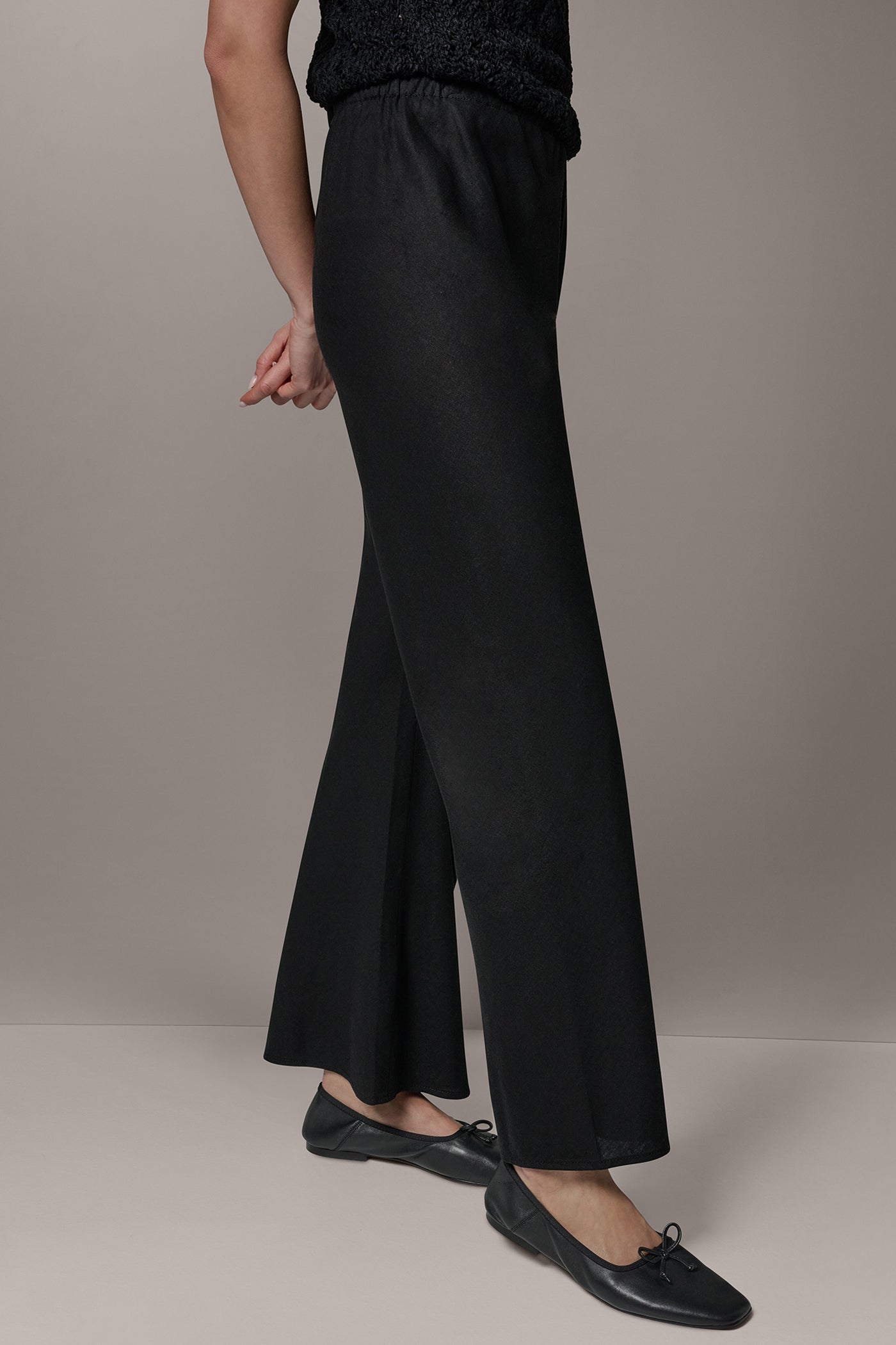 Black MID-RISE RELAXED ANKLE PANT Donna Karan