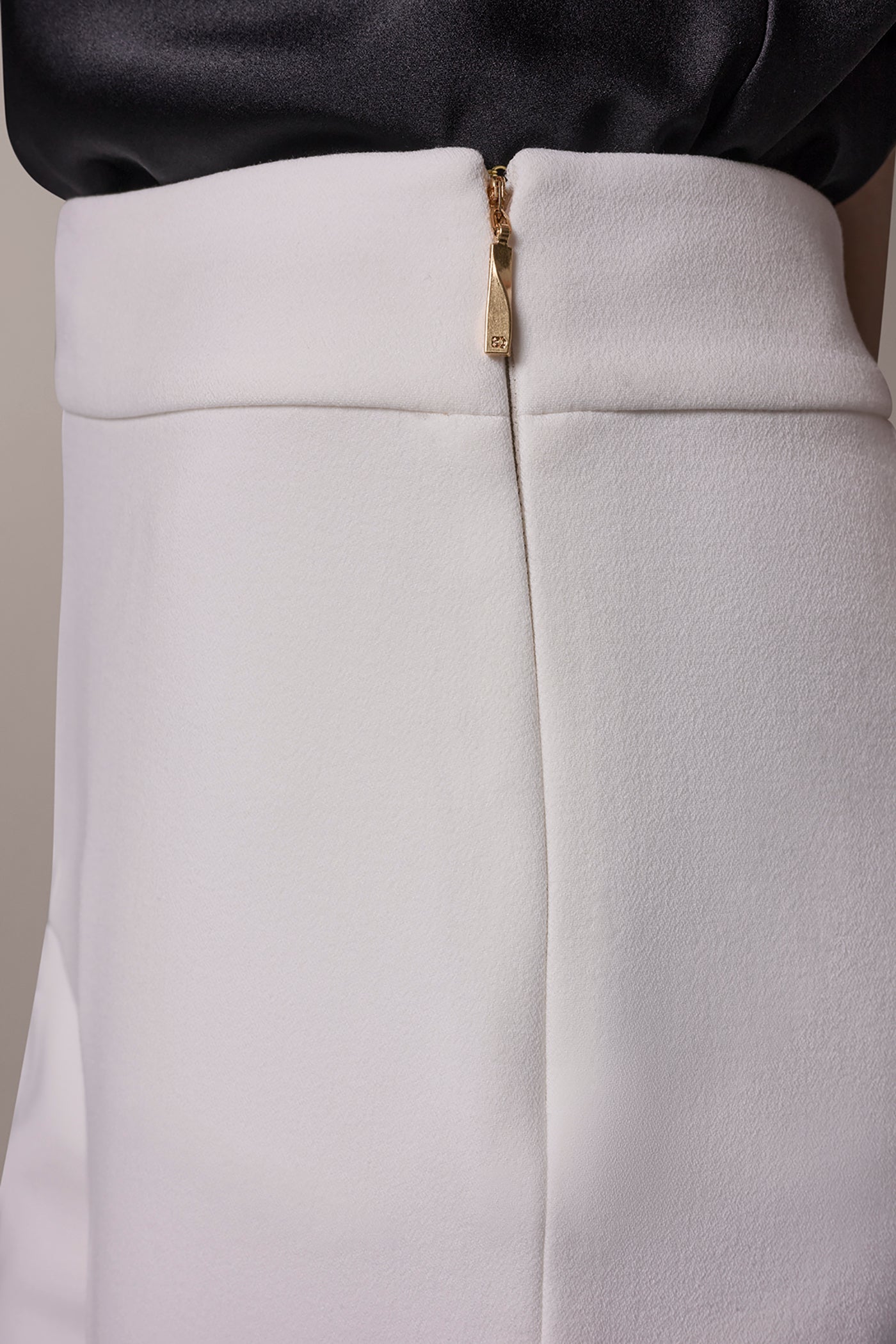 Cream EXTRA HIGH-RISE STRAIGHT ANKLE PANT Donna Karan