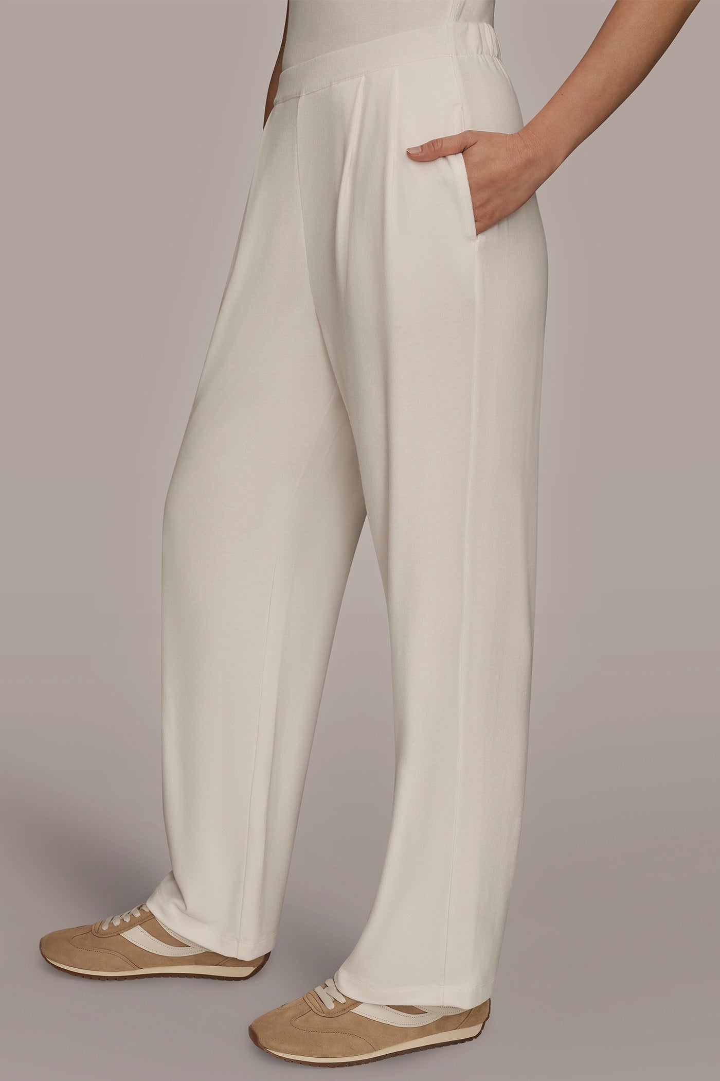 CREAM HIGH-RISE PLEATED PANT Donna Karan