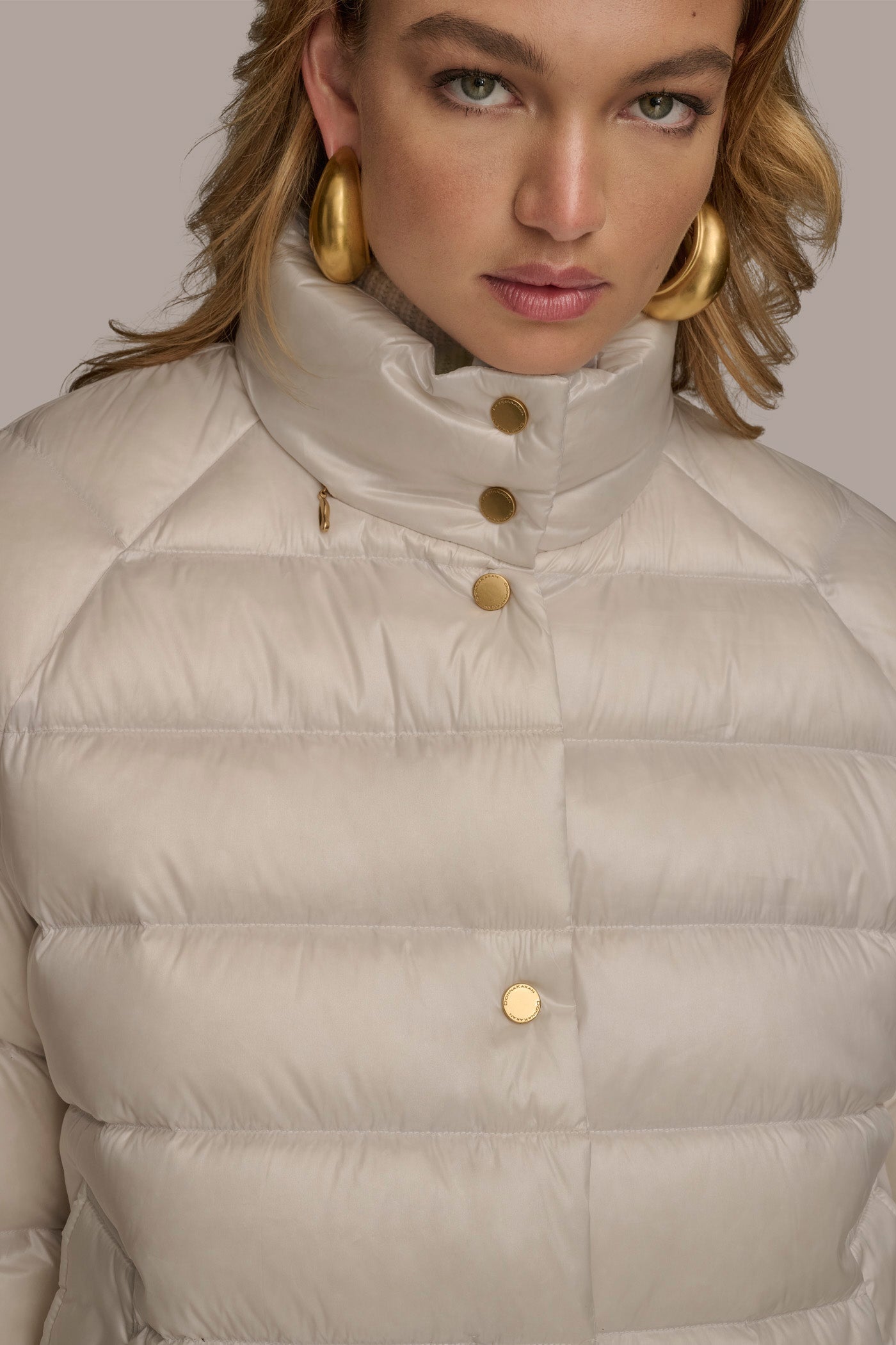 WHITE SAND PUFFER CAPE Donna Karan