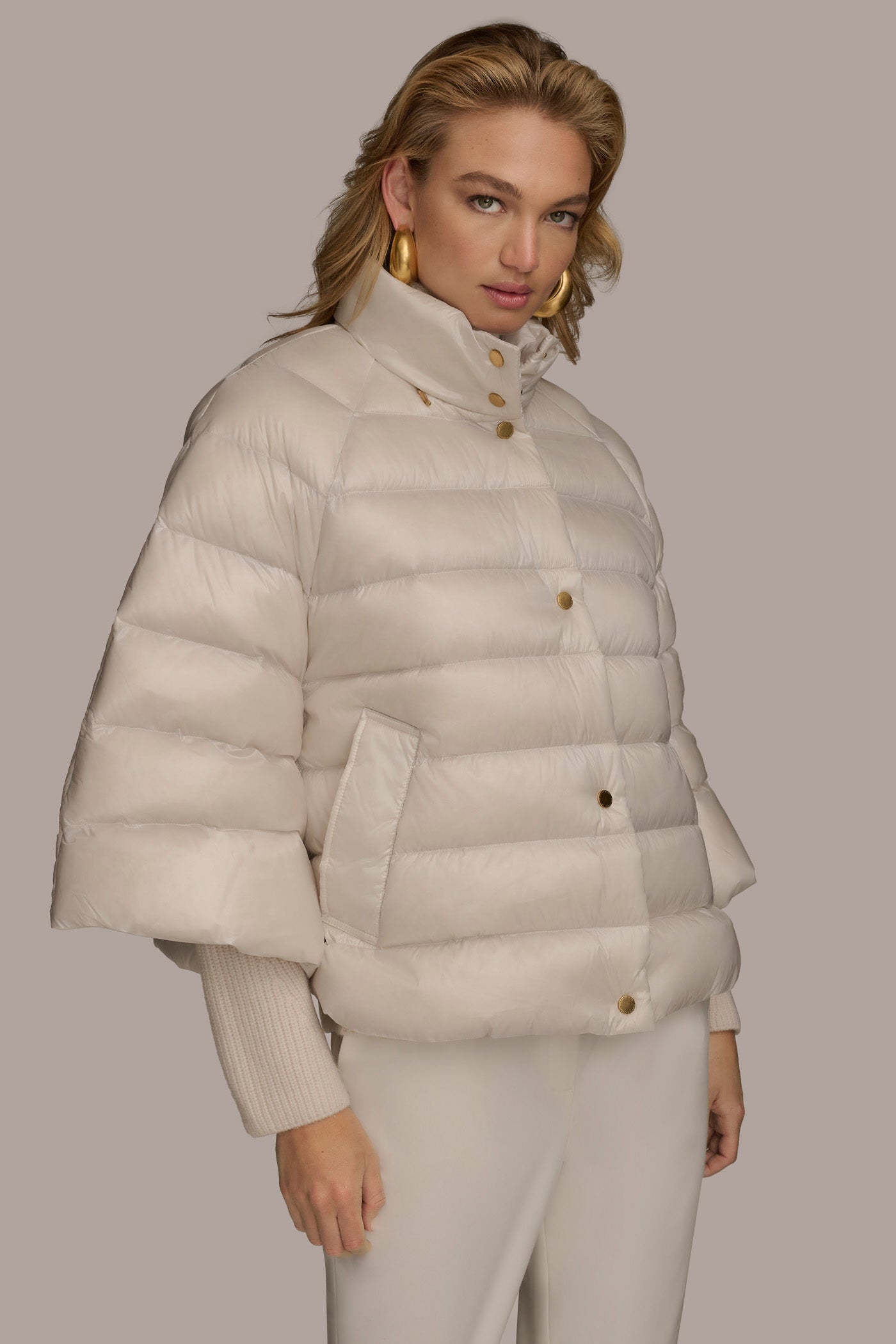 WHITE SAND PUFFER CAPE Donna Karan