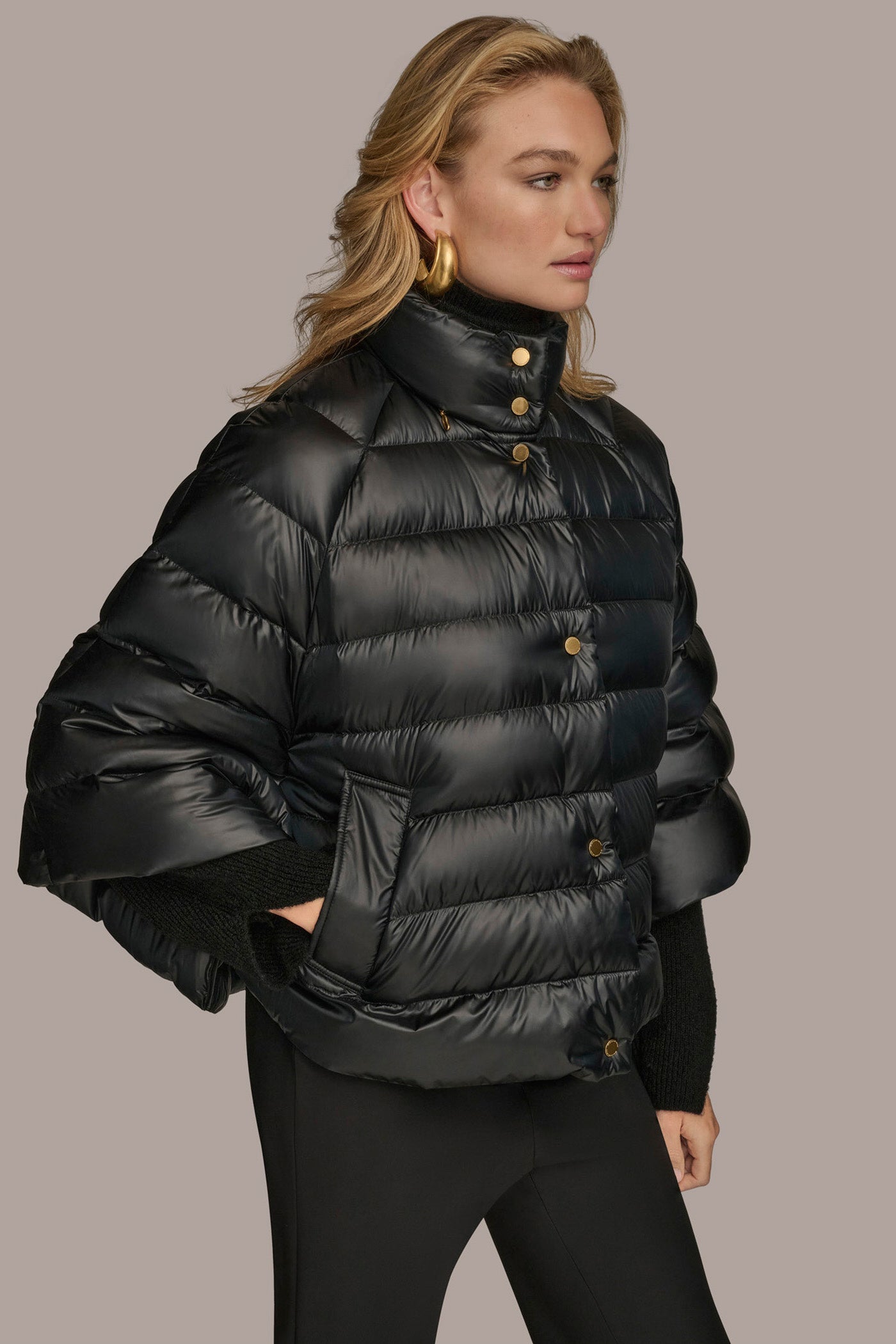 PEARLIZED BLACK PUFFER CAPE Donna Karan