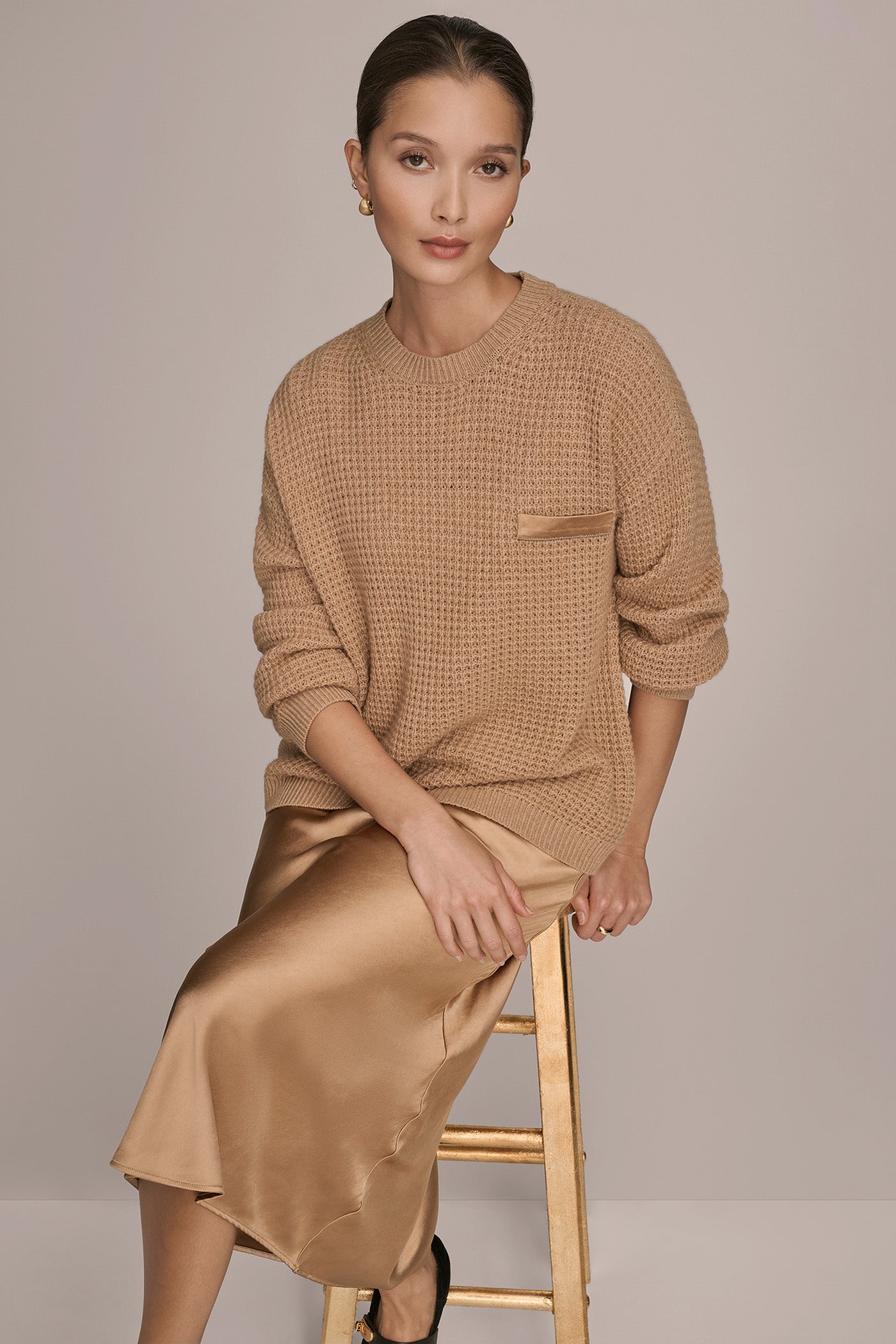 FAWN HEATHER/SILVER WOOL AND CASHMERE-BLEND POCKET SWEATER Donna Karan