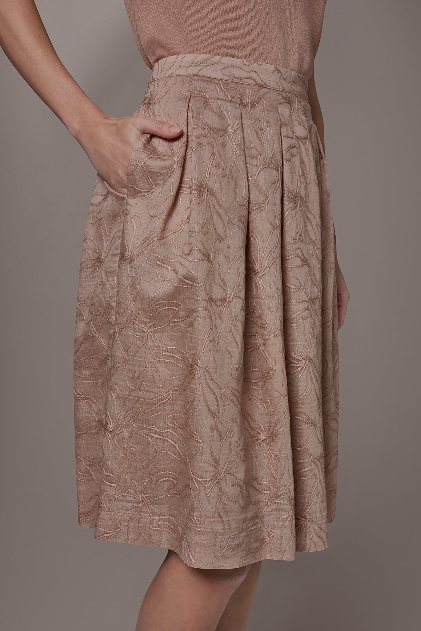 Umbria FLORAL EMBROIDERED PLEATED A-LINE SKIRT Donna Karan