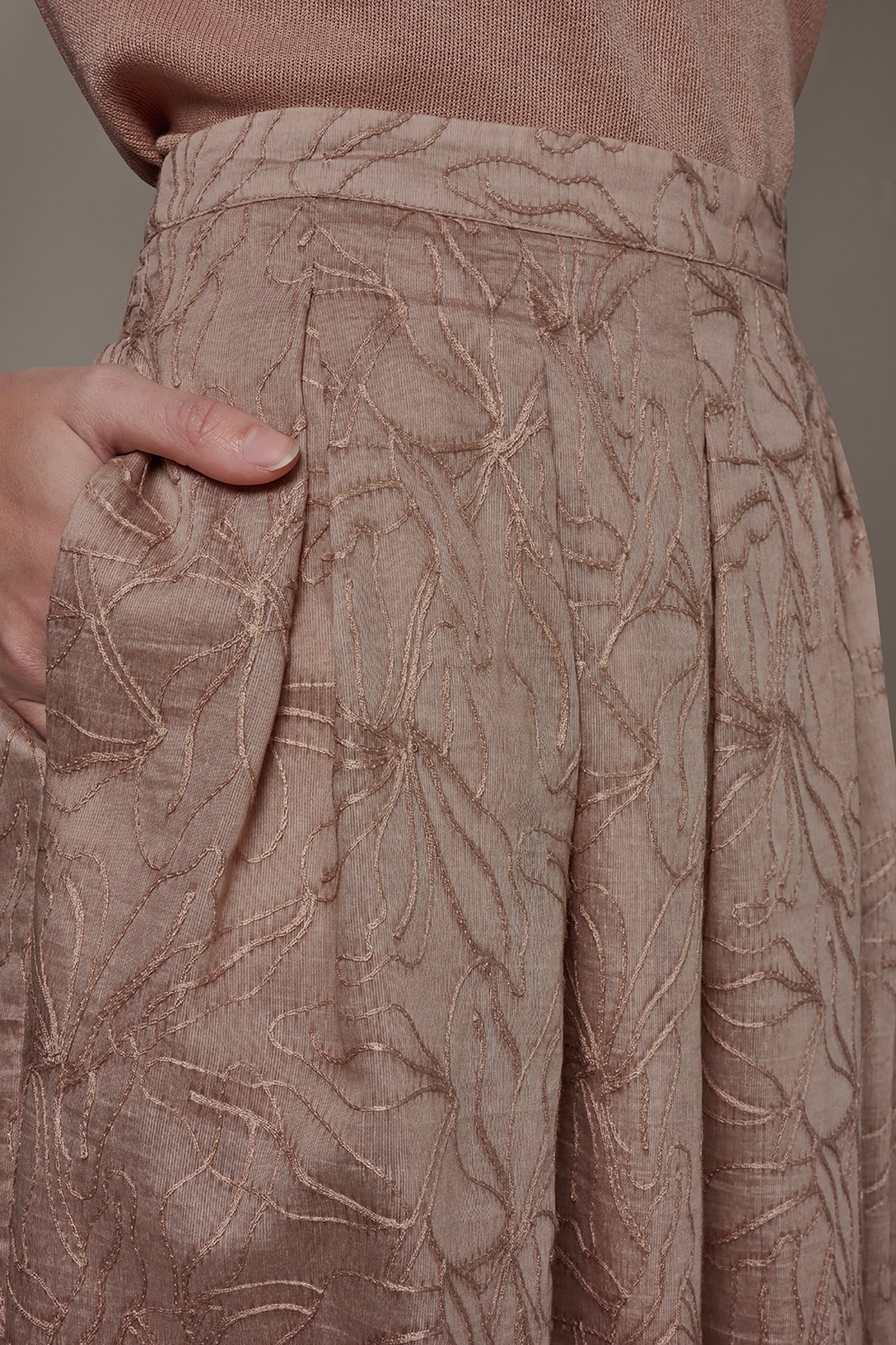 Umbria FLORAL EMBROIDERED PLEATED A-LINE SKIRT Donna Karan