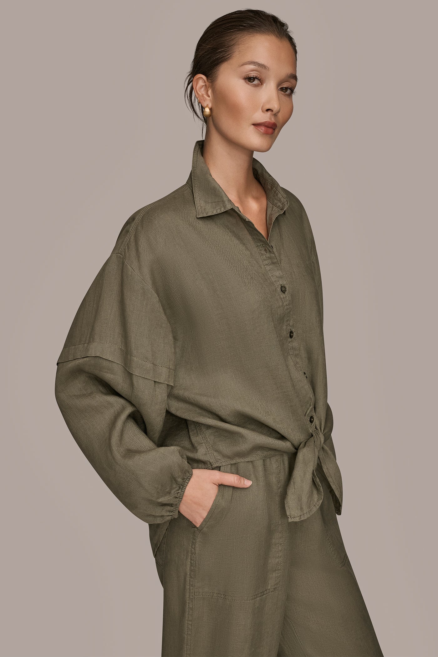 KHAKI GREEN LINEN BLOUSON SLEEVE TIE-FRONT SHIRT Donna Karan