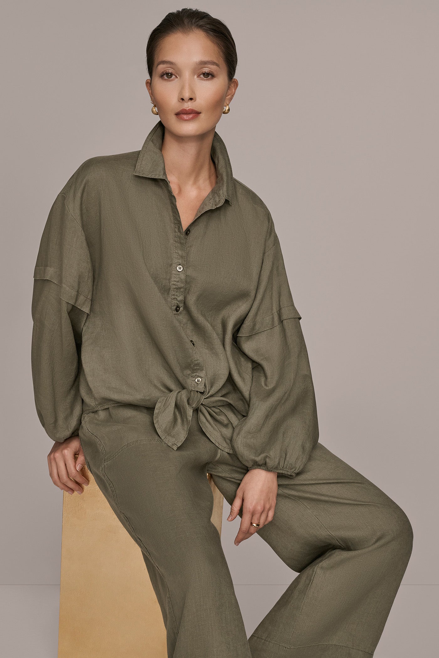 KHAKI GREEN LINEN BLOUSON SLEEVE TIE-FRONT SHIRT Donna Karan