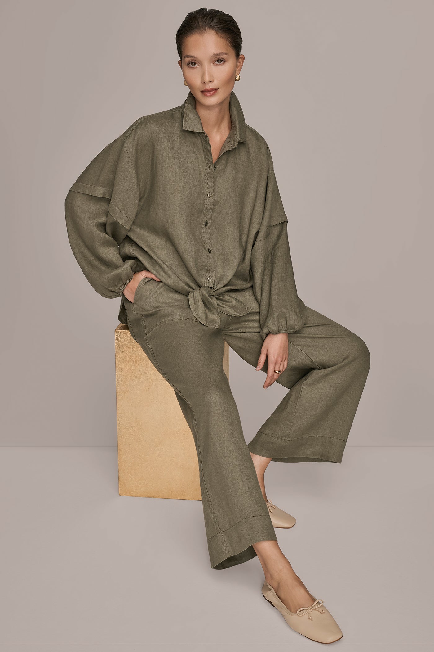KHAKI GREEN LINEN BLOUSON SLEEVE TIE-FRONT SHIRT Donna Karan