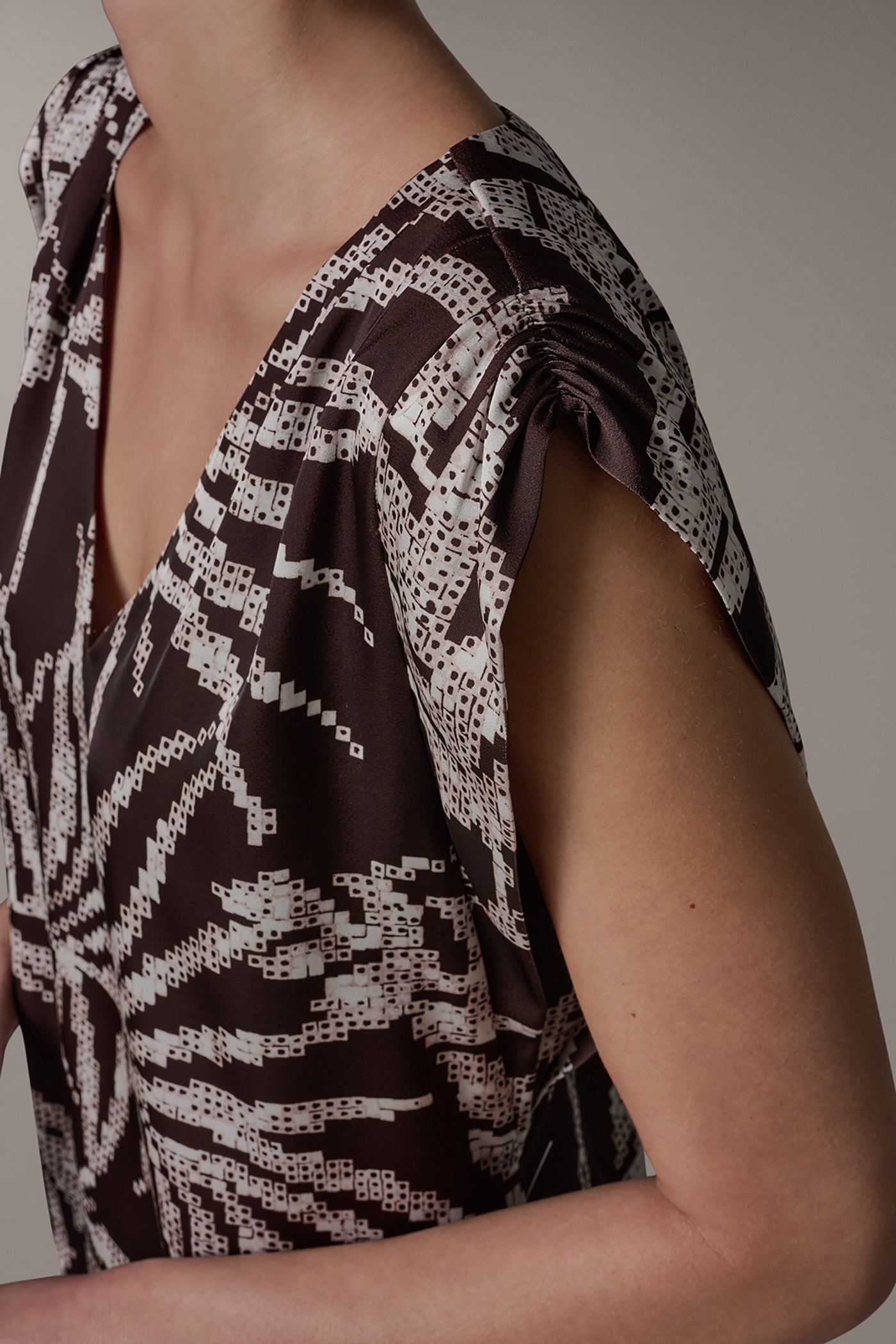 Canyon Multi SLEEVELESS EXTENDED SHOULDER TOP Donna Karan