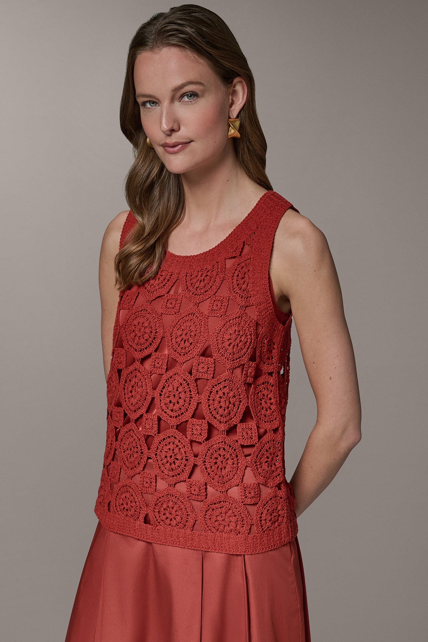 Sunbaked SLEEVELESS CROCHET SHELL Donna Karan
