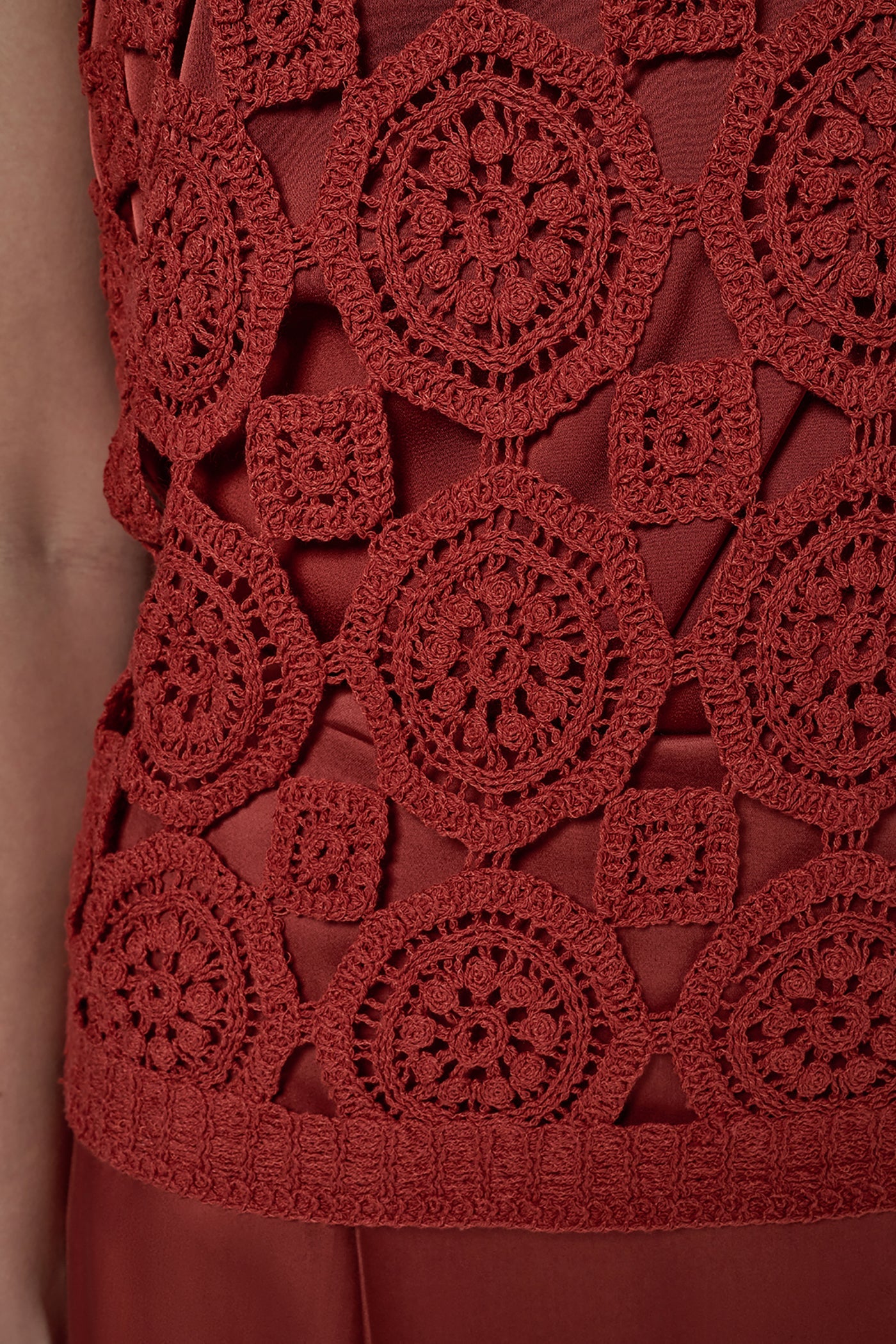 Sunbaked SLEEVELESS CROCHET SHELL Donna Karan