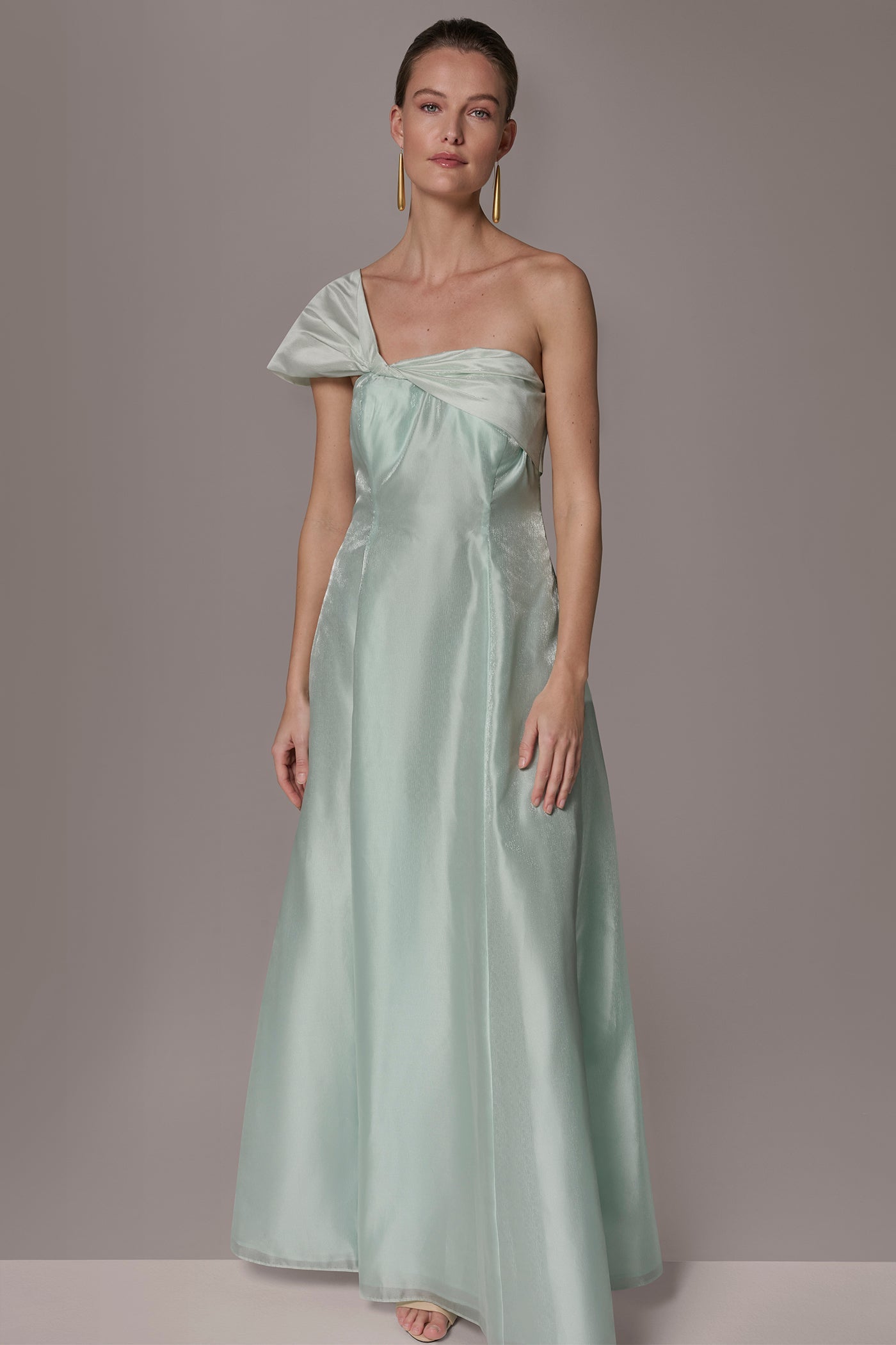 Skylight ORGANZA TWIST ONE-SHOULDER BALL GOWN Donna Karan
