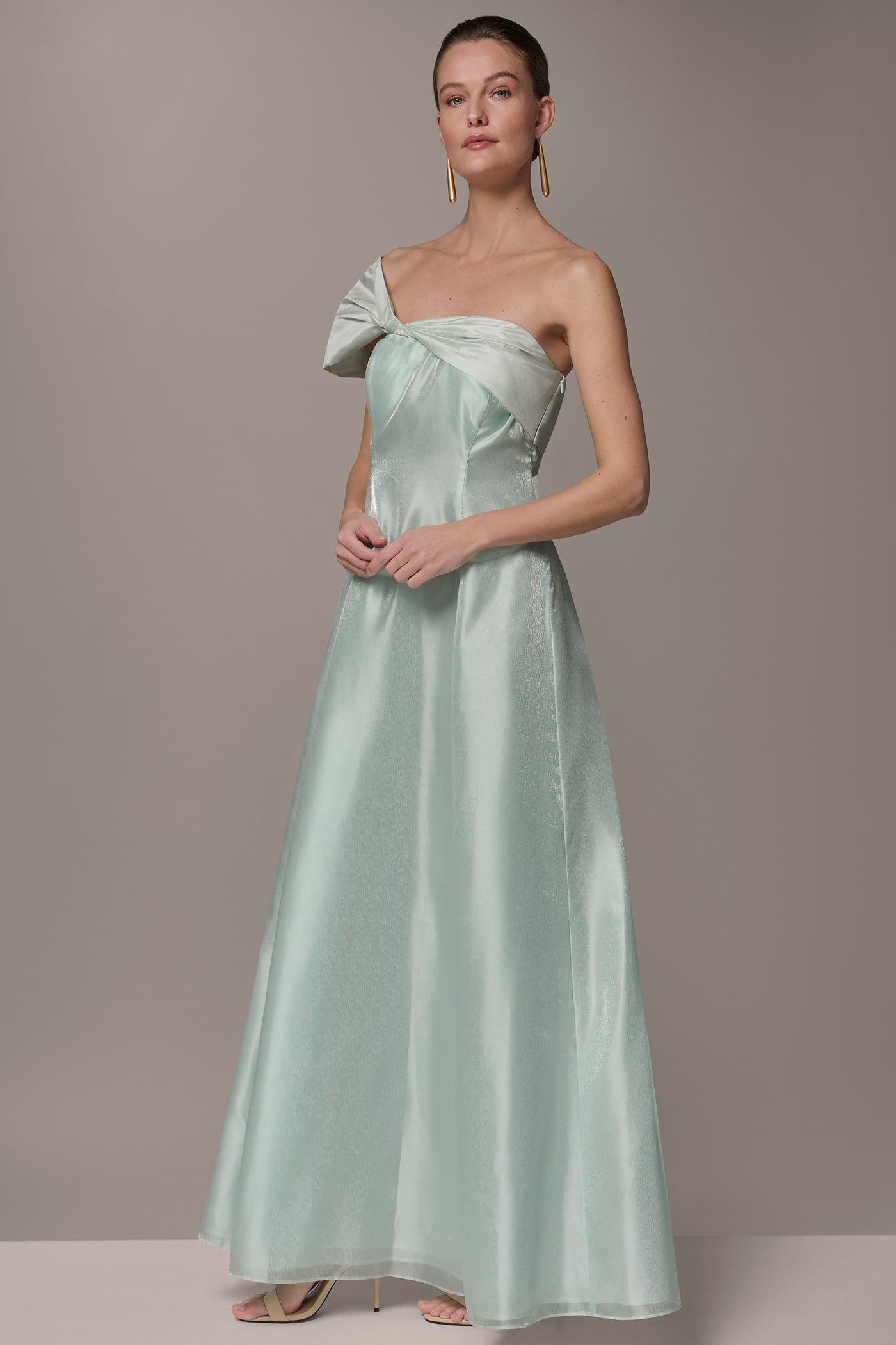 Skylight ORGANZA TWIST ONE-SHOULDER BALL GOWN Donna Karan