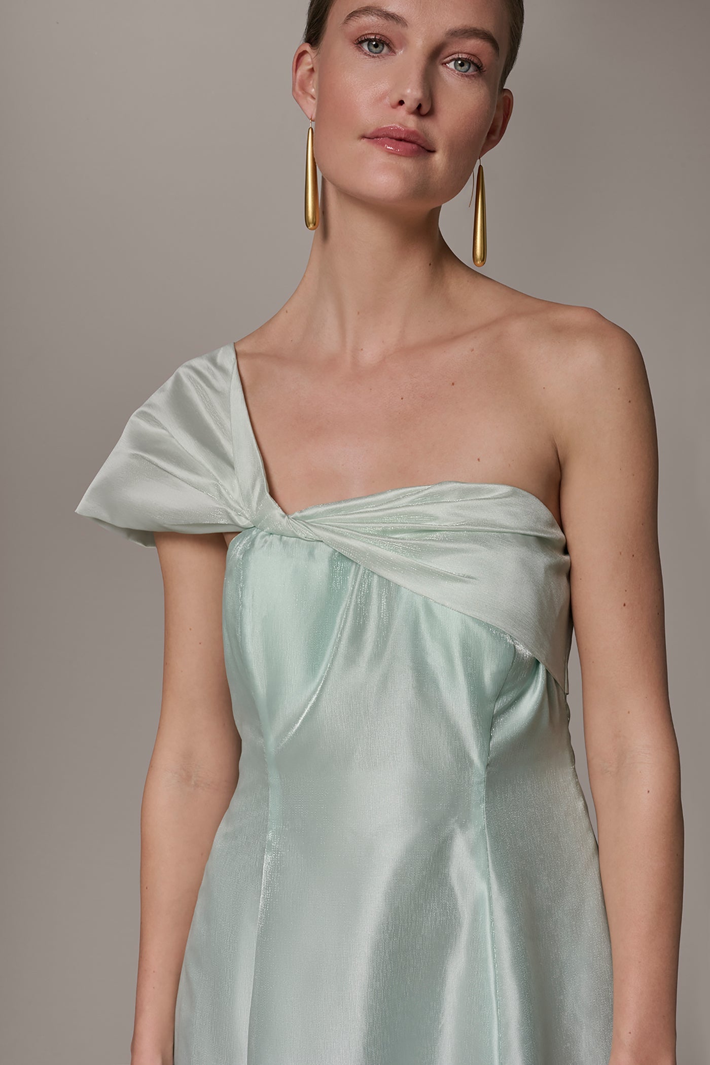 Skylight ORGANZA TWIST ONE-SHOULDER BALL GOWN Donna Karan
