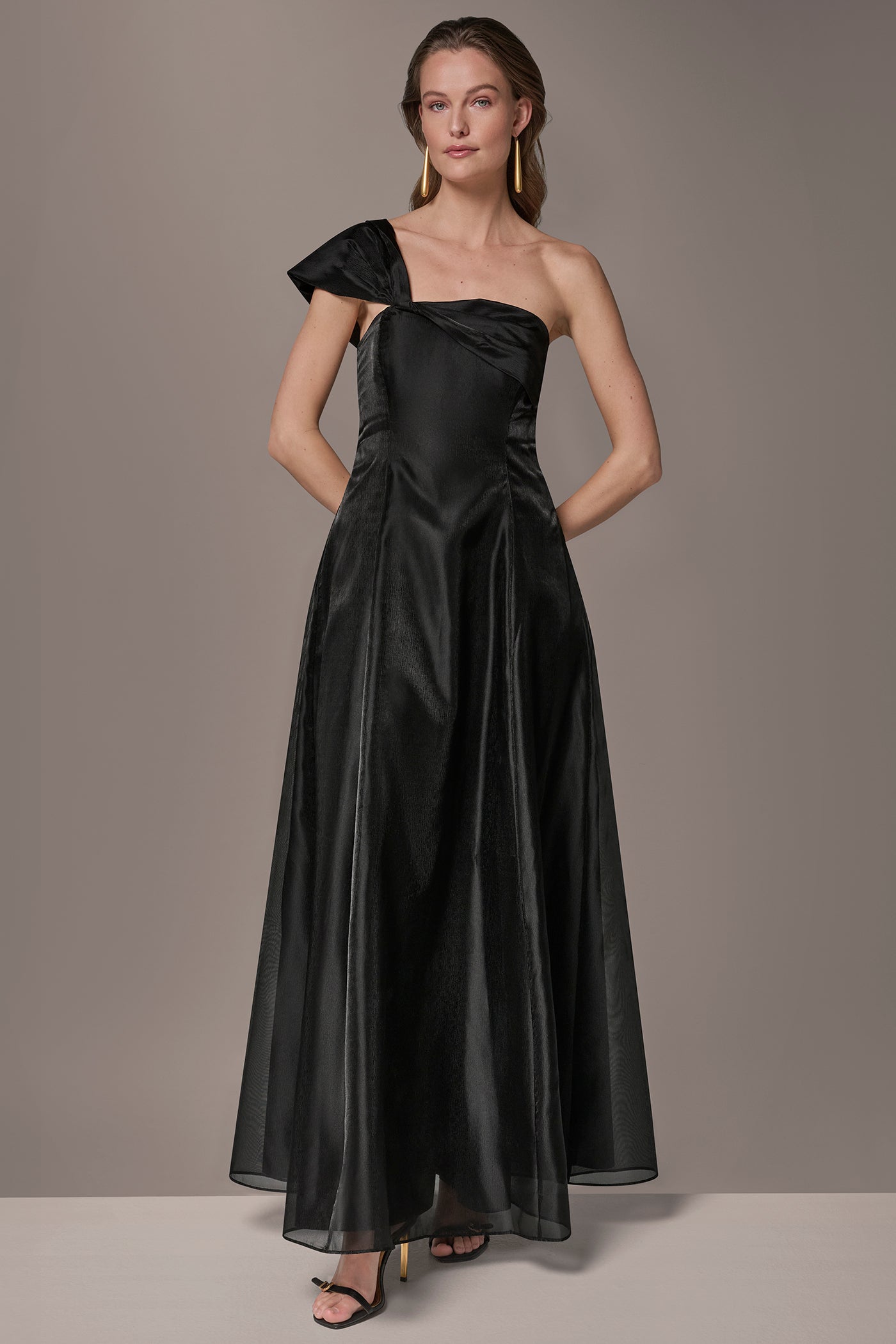 Black ORGANZA TWIST ONE-SHOULDER BALL GOWN Donna Karan