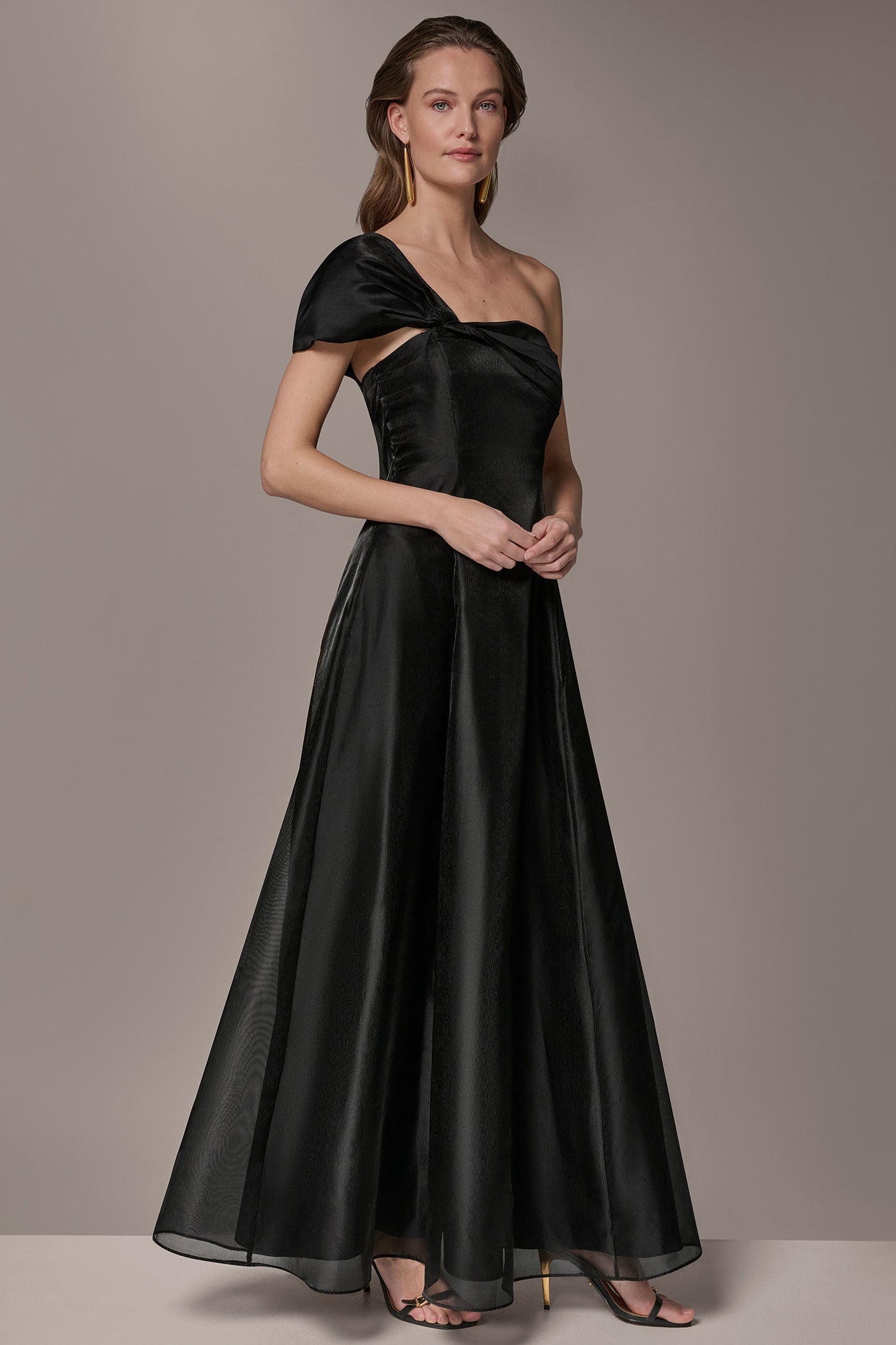 Black ORGANZA TWIST ONE-SHOULDER BALL GOWN Donna Karan