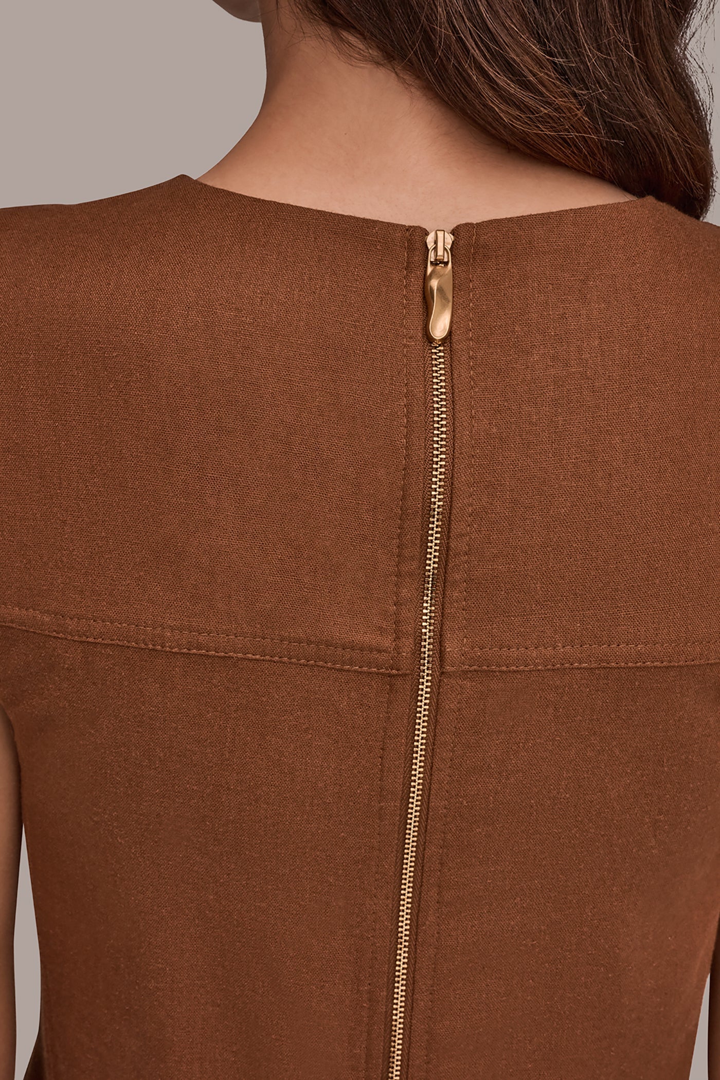 COGNAC LINEN-BLEND SHIFT DRESS Donna Karan