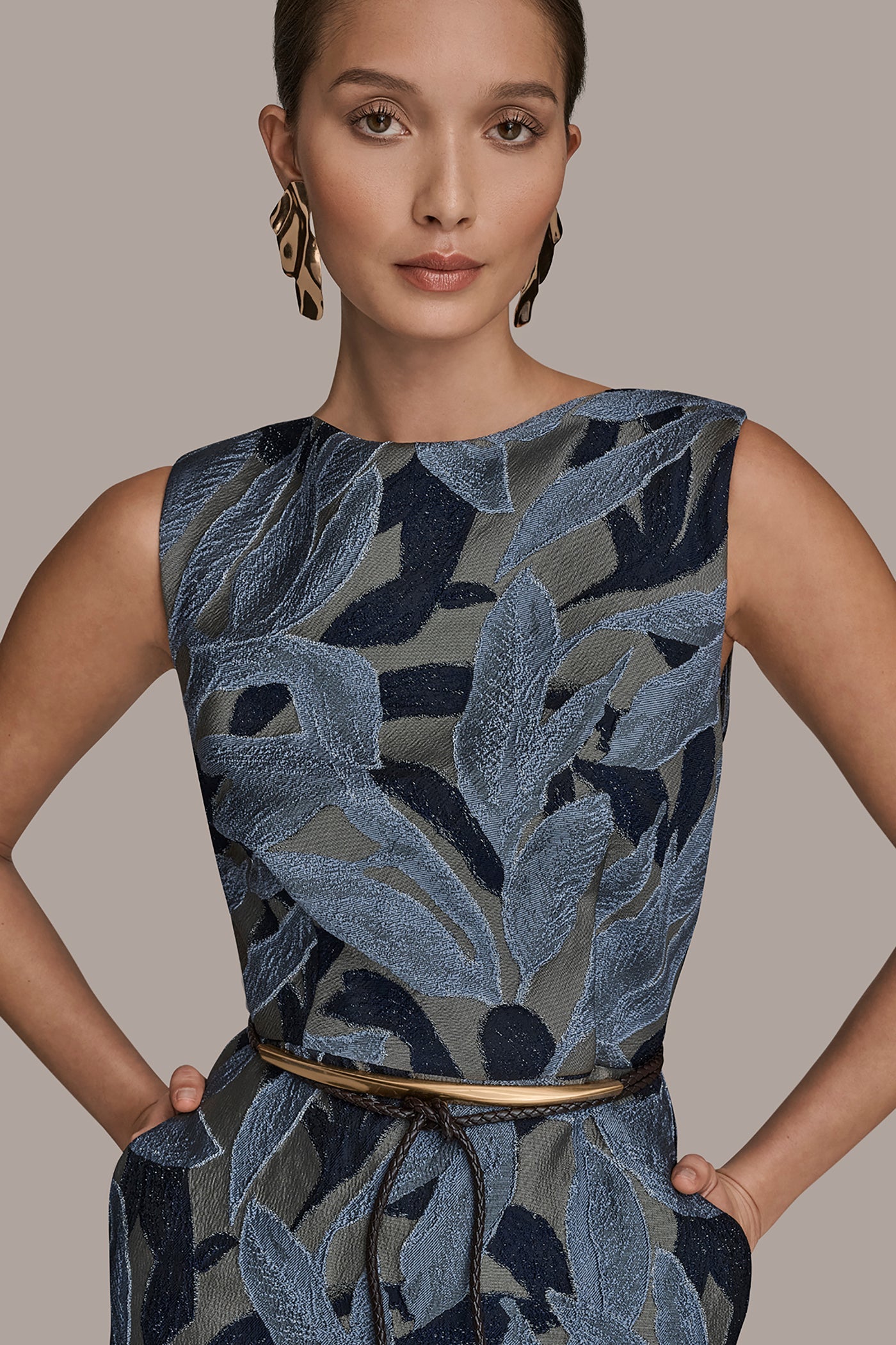 VAPOR MULTI JACQUARD SLEEVELESS COWL-NECK SHEATH DRESS Donna Karan