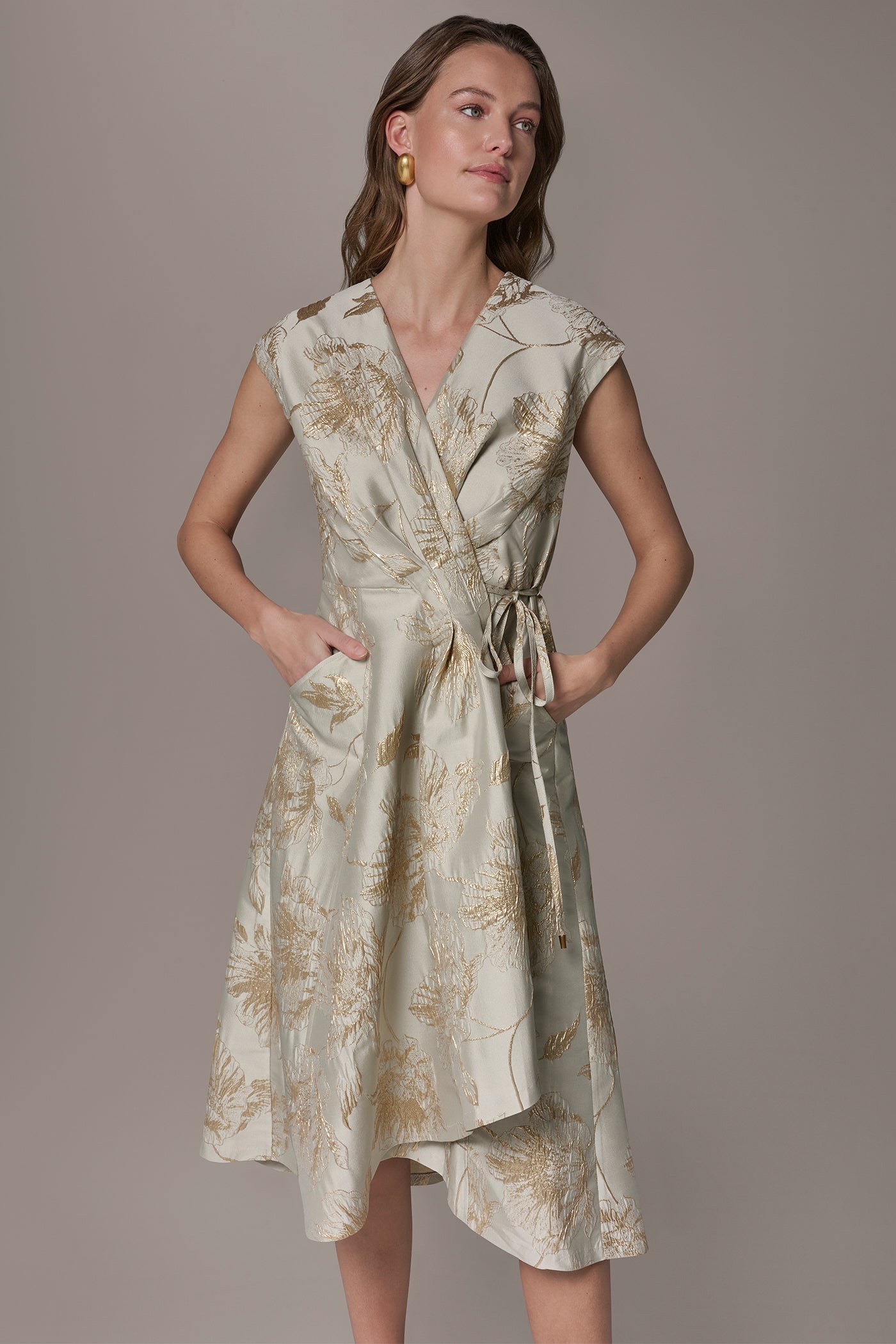 Turin/Tuscan Grey FLORAL-JACQUARD MIDI WRAP DRESS Donna Karan
