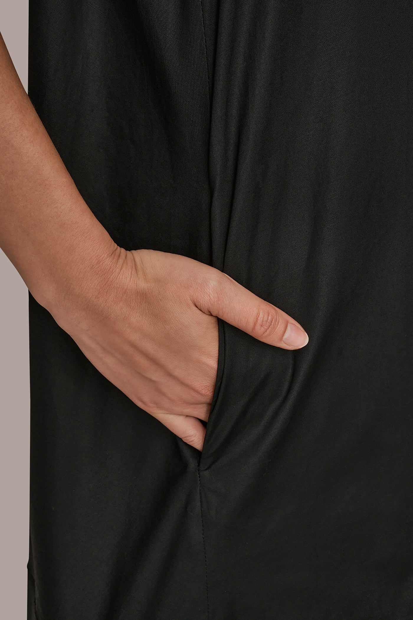Black ELBOW-SLEEVE DRESS Donna Karan