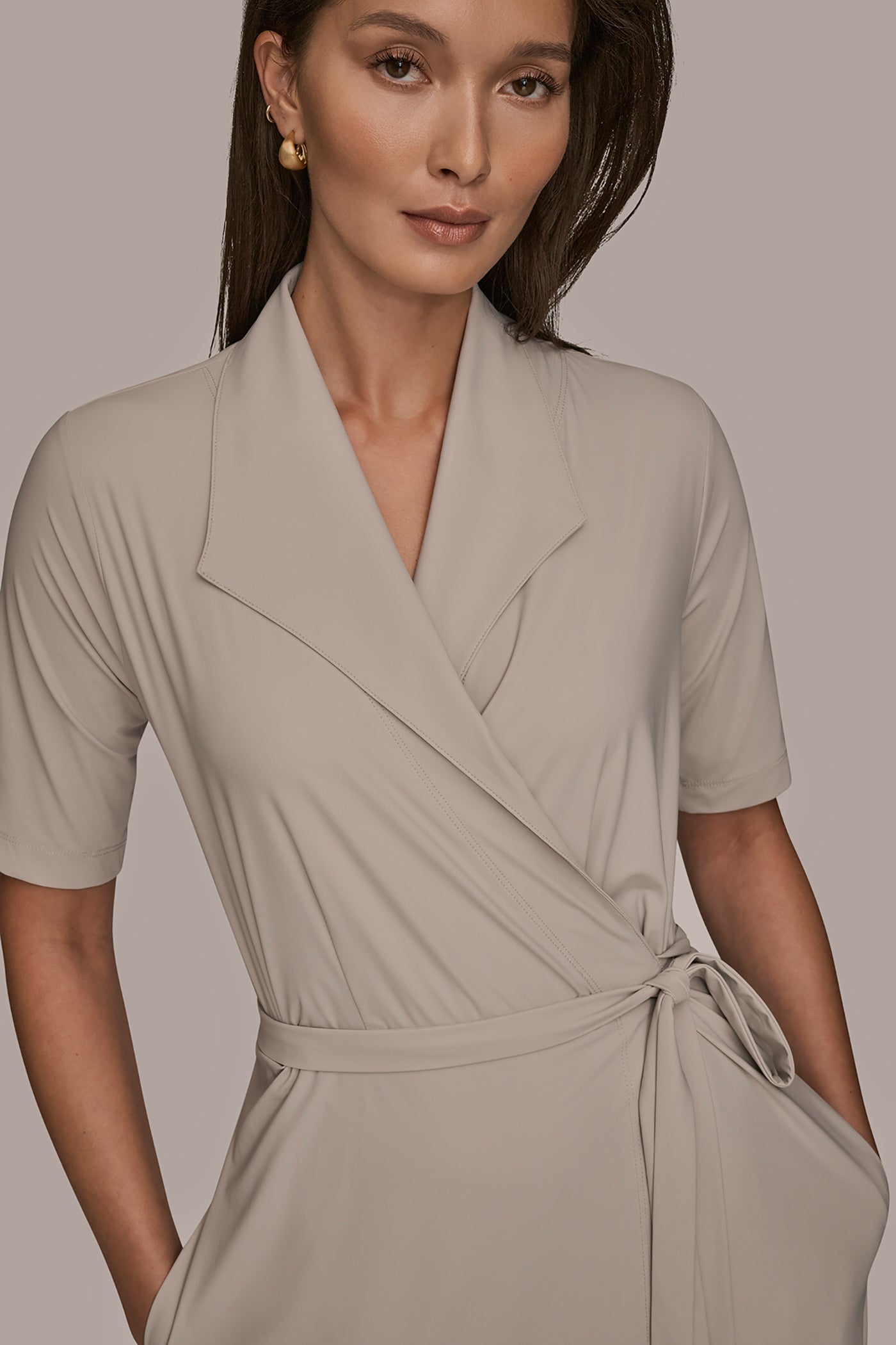 VAPOR THE MODERN TRAVEL ELBOW-SLEEVE MIDI WRAP DRESS Donna Karan